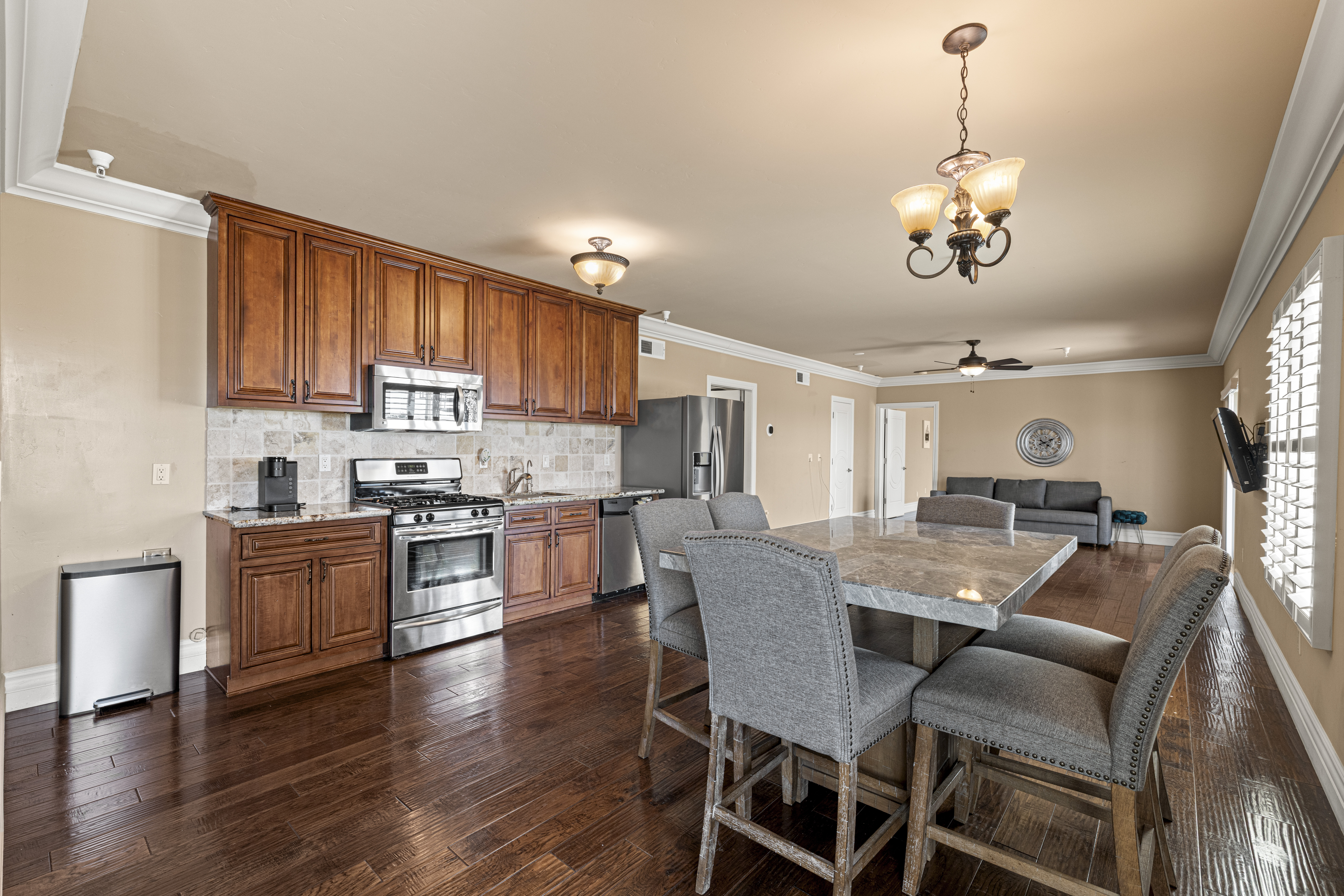  477 Serpa Way, Folsom, CA 95630 - 物件實景