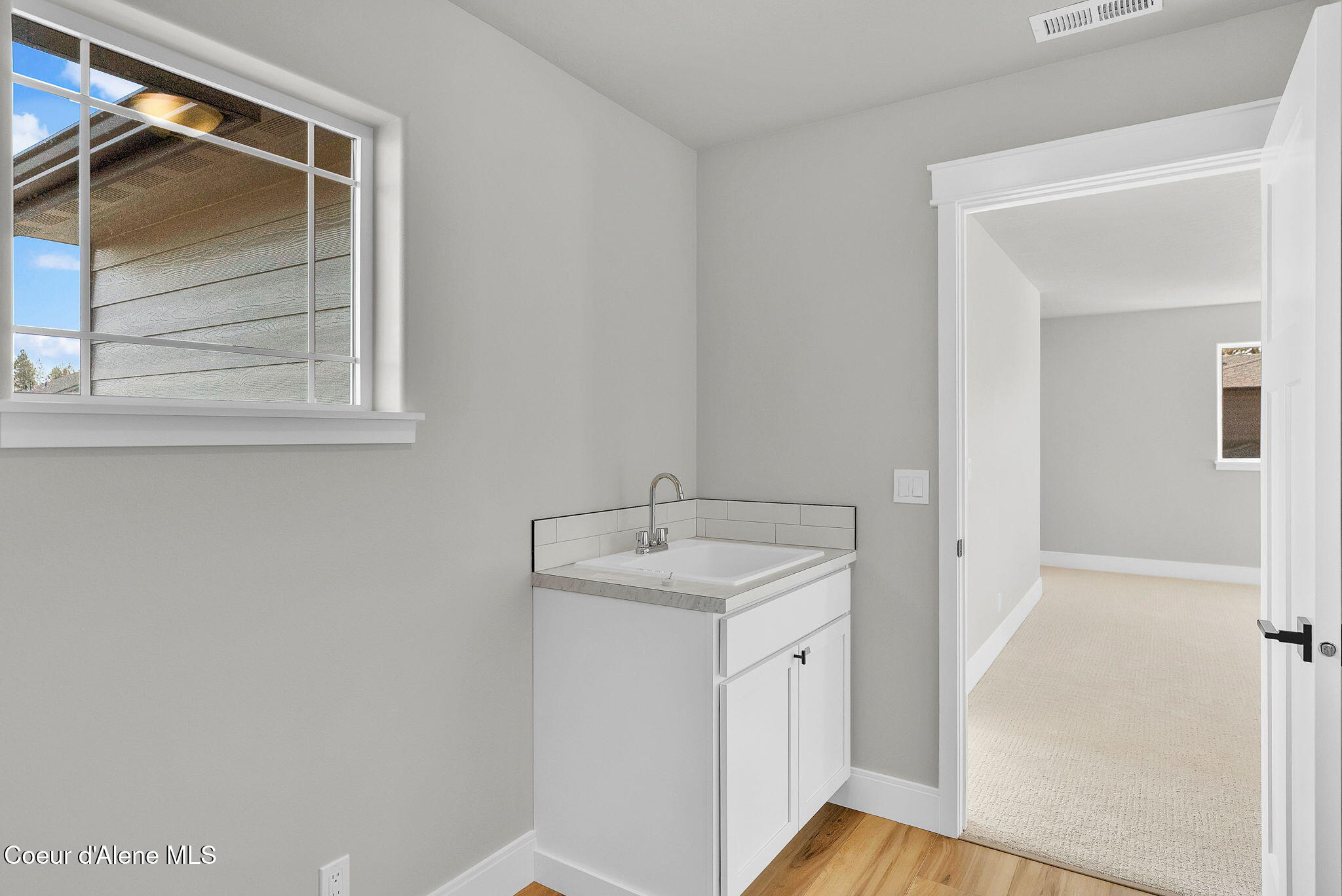 Rathdrum, Idaho, 83858, United States, 4 Bedrooms Bedrooms, ,2 BathroomsBathrooms,Residential,For Sale,1998808