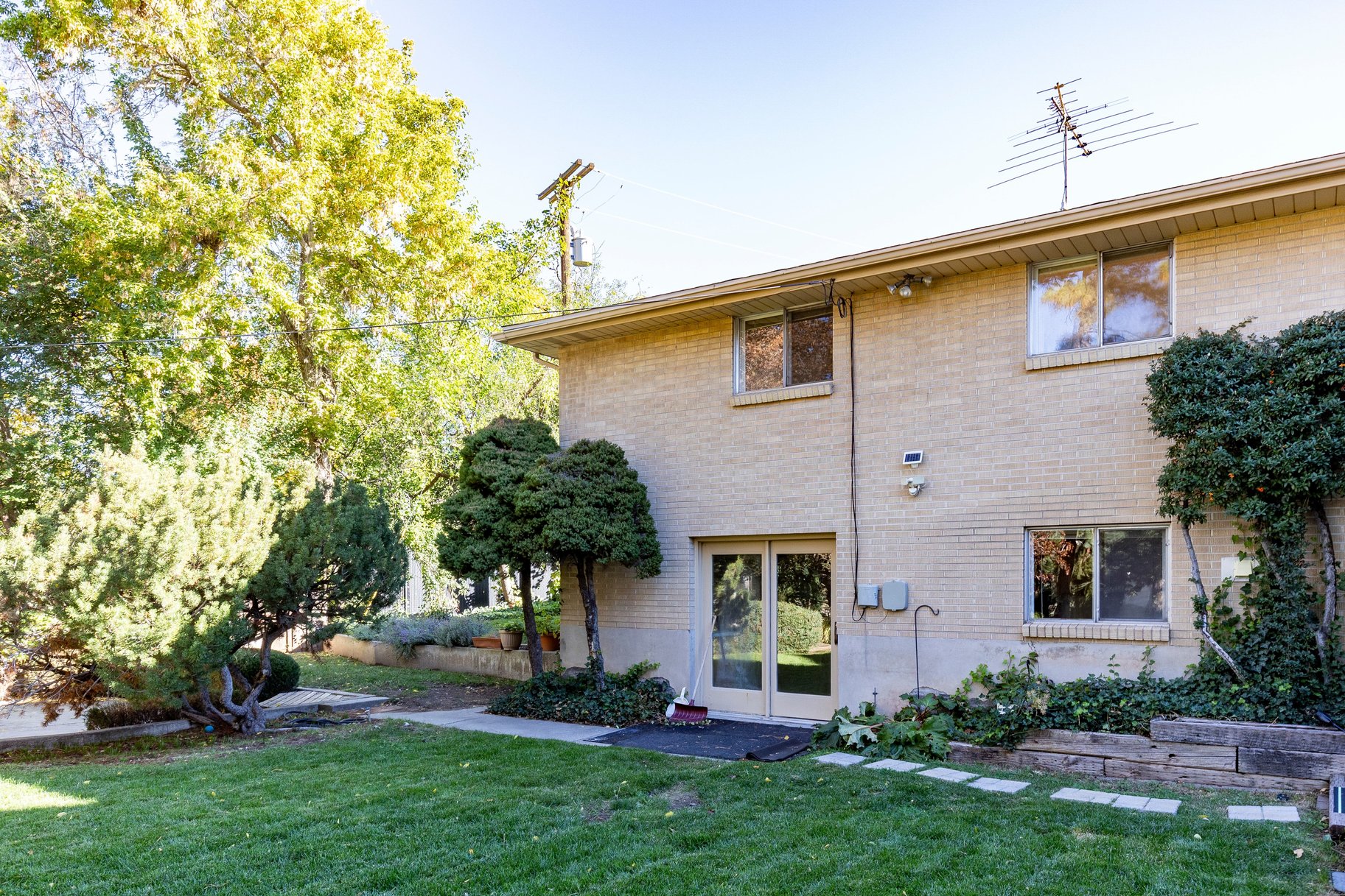  Solid Millcreek Home with Huge Workshop - 物件實景