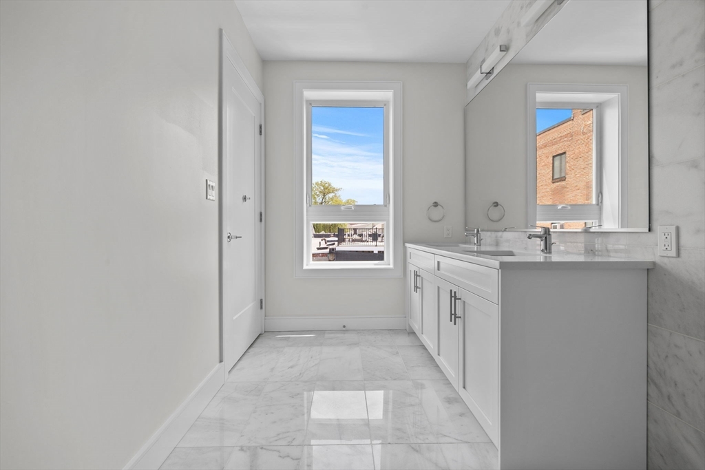 Boston, Massachusetts, 02128, United States, 2 Bedrooms Bedrooms, ,2 BathroomsBathrooms,Residential,For Sale,1942738