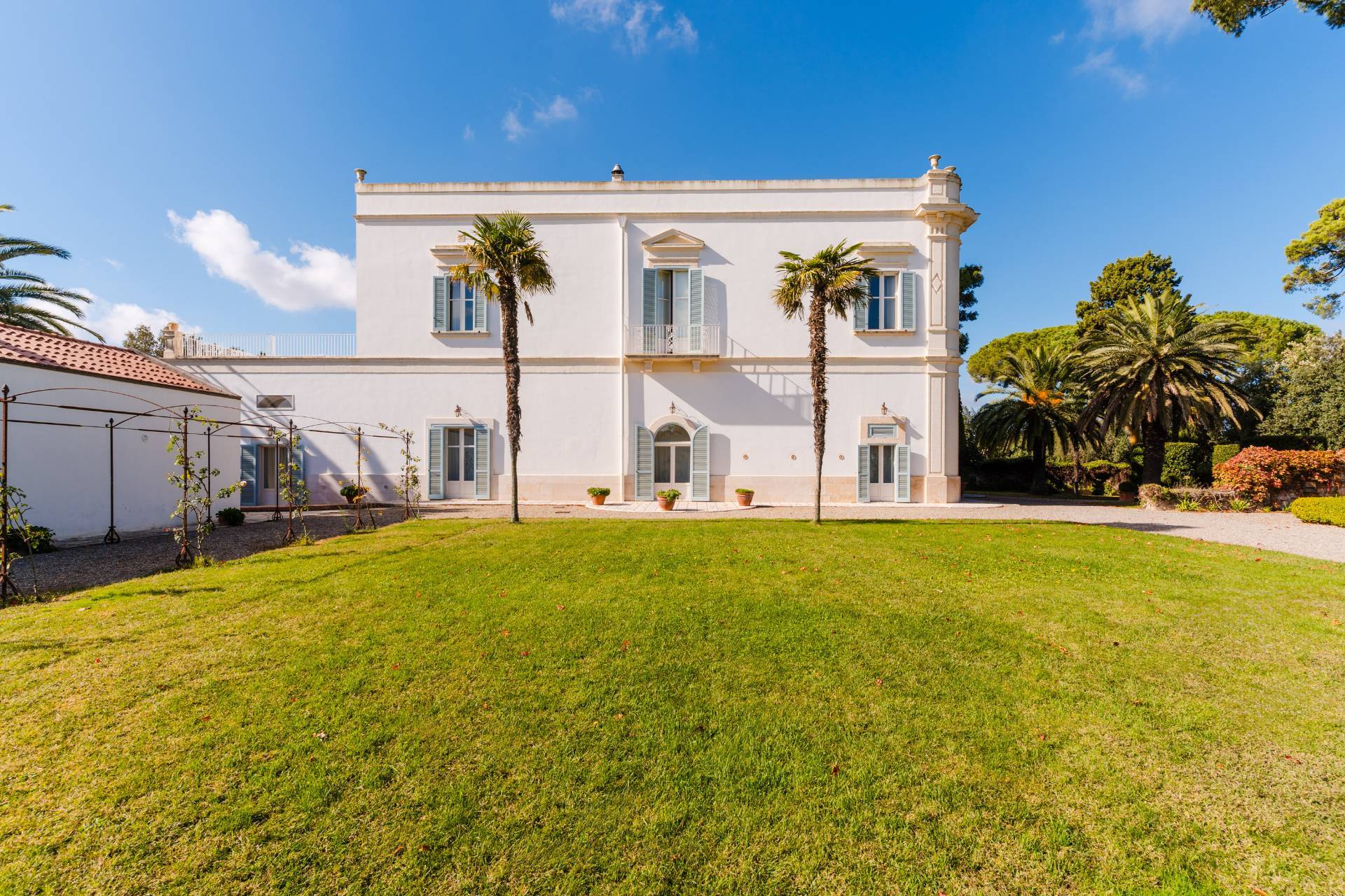 Gioia del Colle, Bari, 70023, IT, 6 Bedrooms Bedrooms, ,9 BathroomsBathrooms,Residential,For Sale,1991978