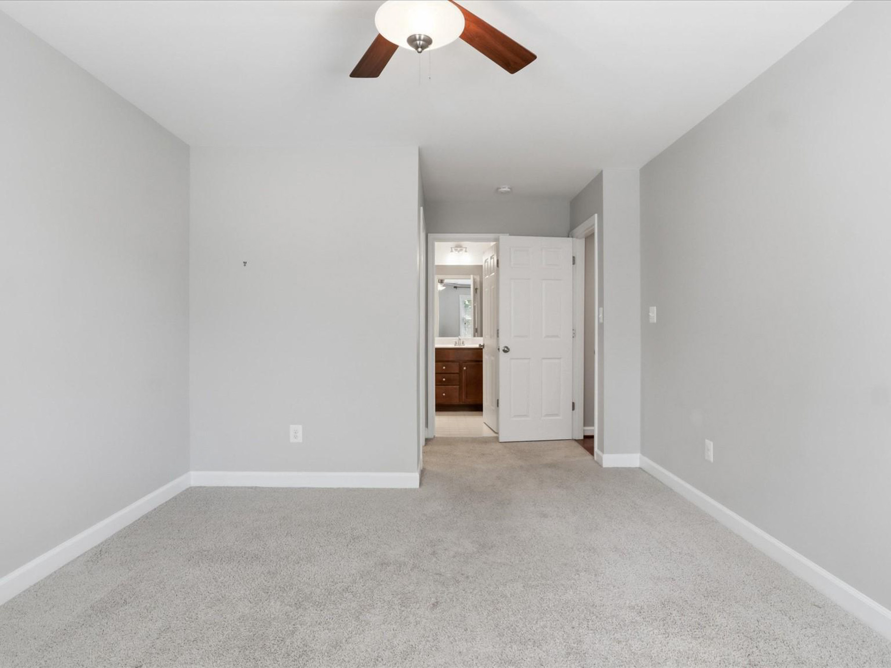  6472 Second Street, Alexandria, VA, 22312 - 物件實景