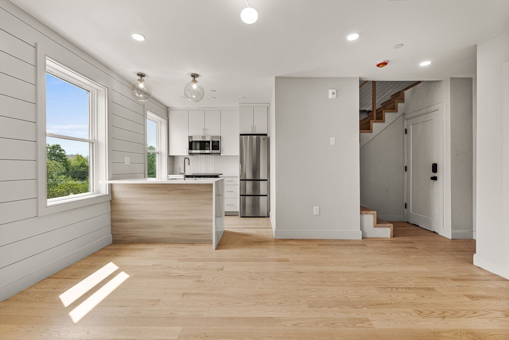 Boston, Massachusetts, 02128, United States, 1 Bedroom Bedrooms, ,2 BathroomsBathrooms,Residential,For Sale,1887905