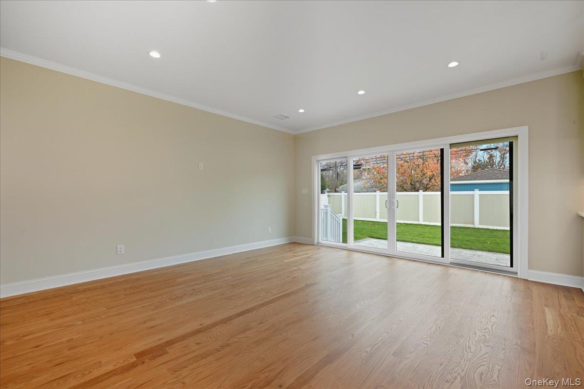 Westbury, New York, 11590, United States, 5 Bedrooms Bedrooms, ,5 BathroomsBathrooms,Residential,For Sale,1991038