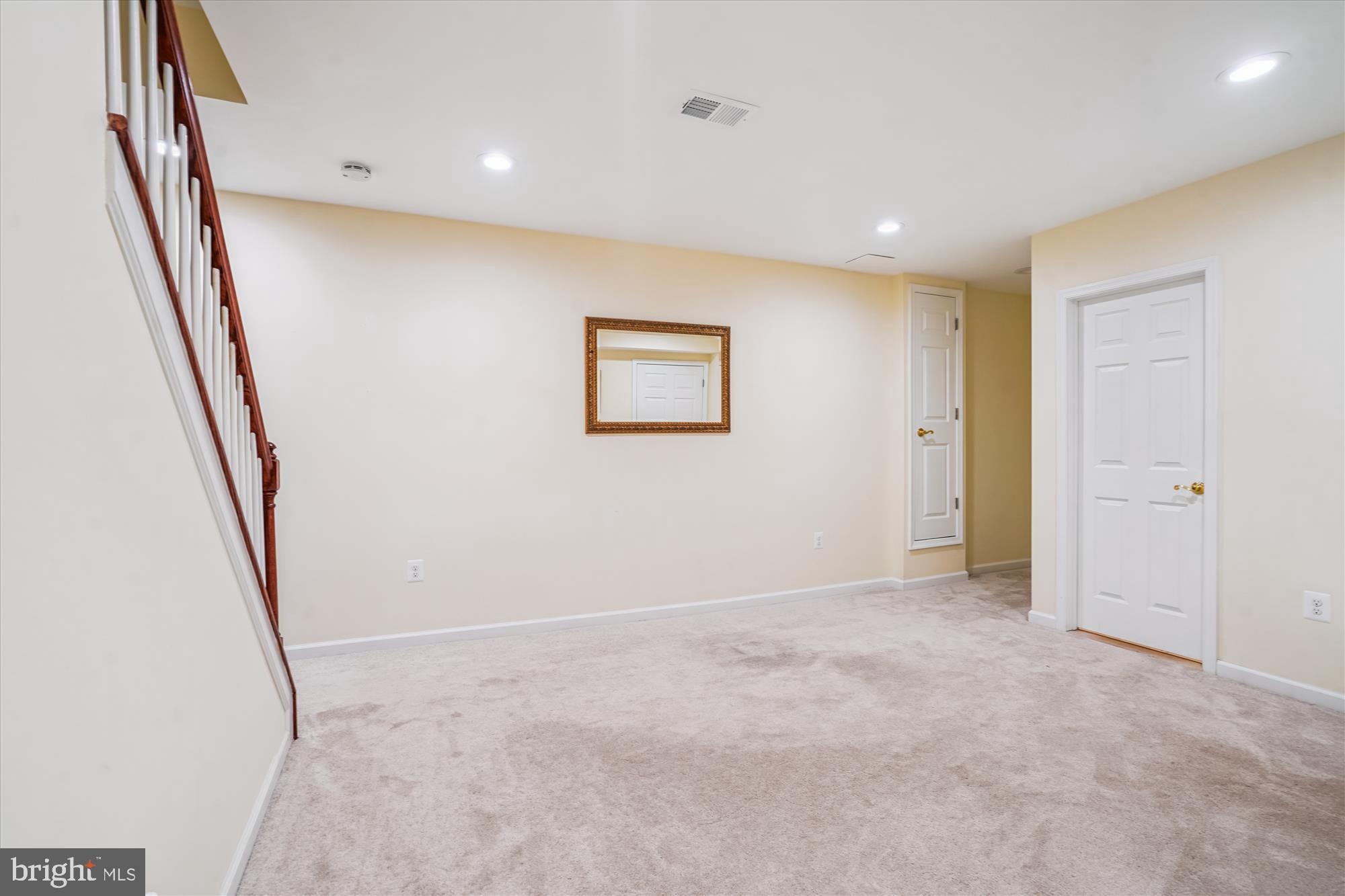 Burke, Virginia, 22015, United States, 5 Bedrooms Bedrooms, ,4 BathroomsBathrooms,Residential,For Sale,1905791