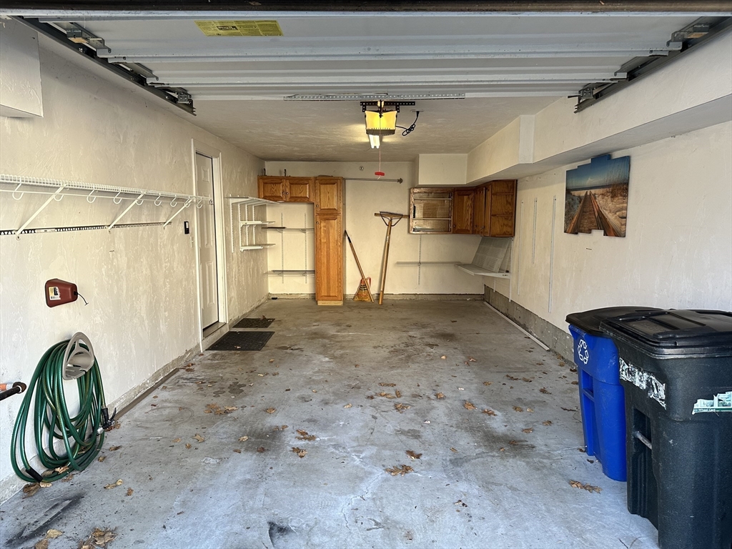 Saugus, Massachusetts, 01906, United States, 2 Bedrooms Bedrooms, ,3 BathroomsBathrooms,Residential,For Sale,2039895