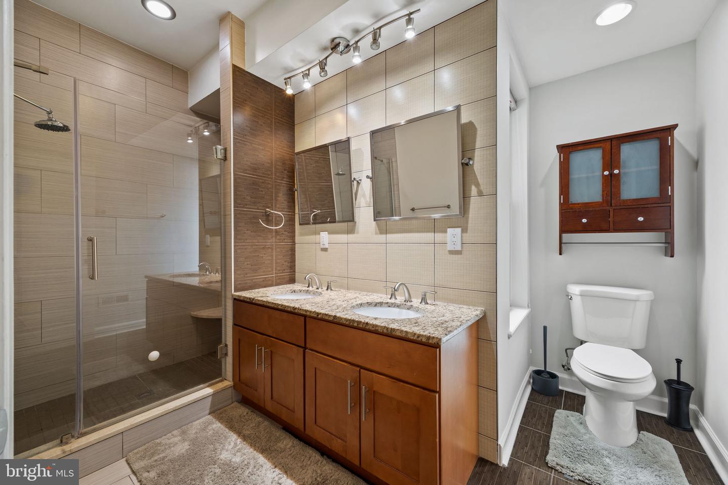 Philadelphia, Pennsylvania, 19146, United States, 3 Bedrooms Bedrooms, ,2 BathroomsBathrooms,Residential,For Sale,1949771