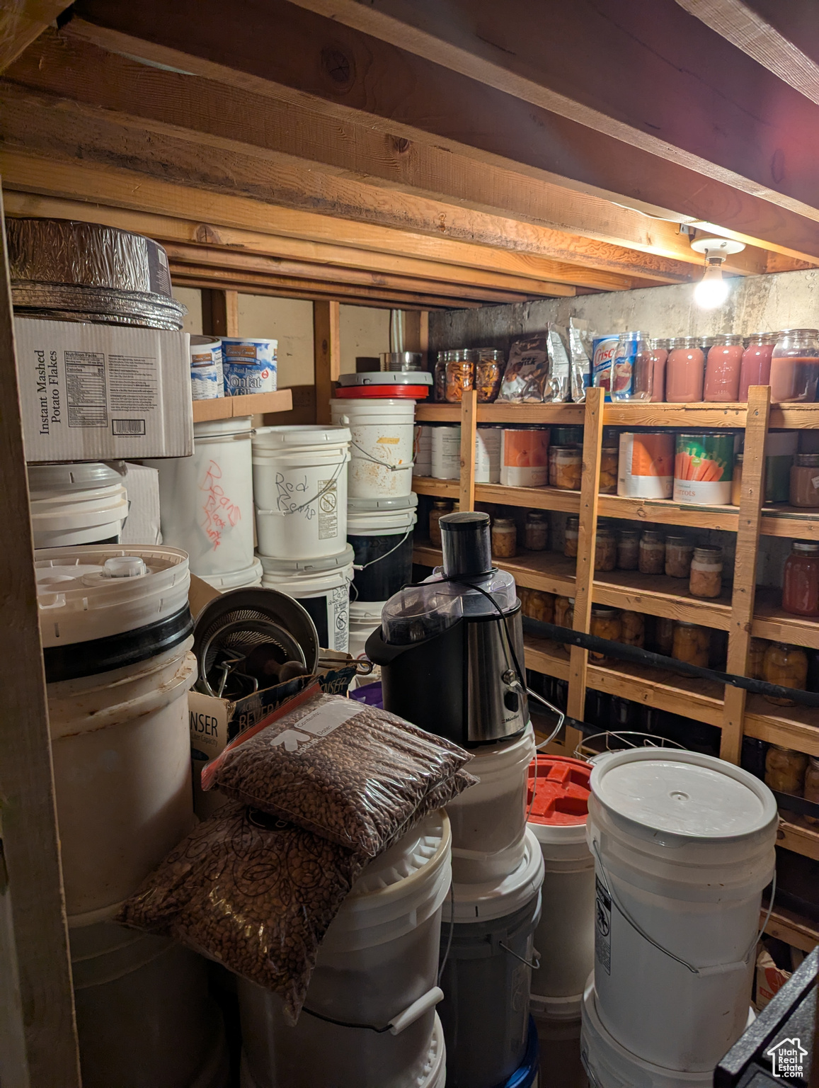 Orem, Utah, 84097, United States, 7 Bedrooms Bedrooms, ,3 BathroomsBathrooms,Residential,For Sale,1983193