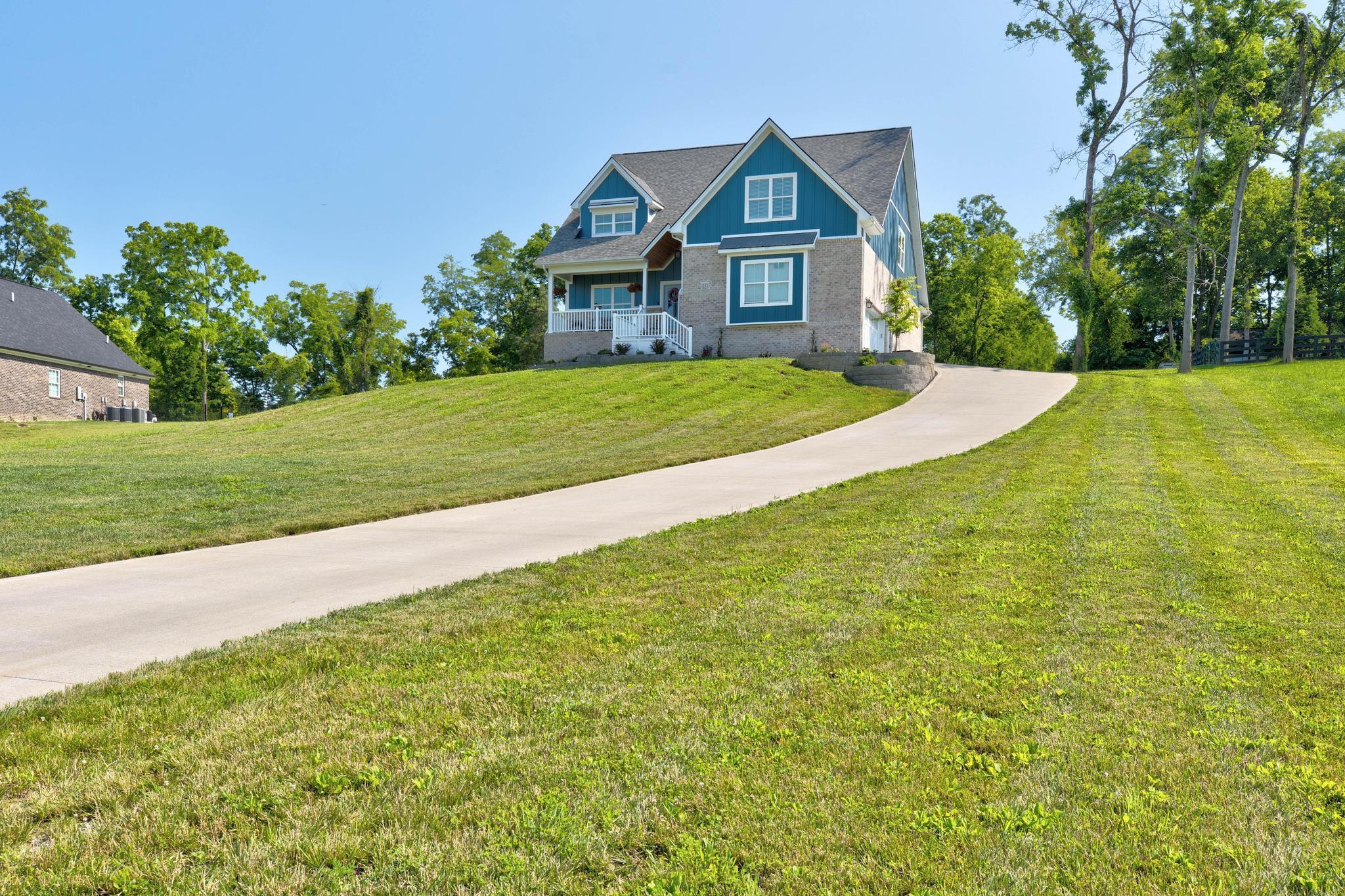 Richmond, Kentucky, 40475, United States, 4 Bedrooms Bedrooms, ,6 BathroomsBathrooms,Residential,For Sale,1971513