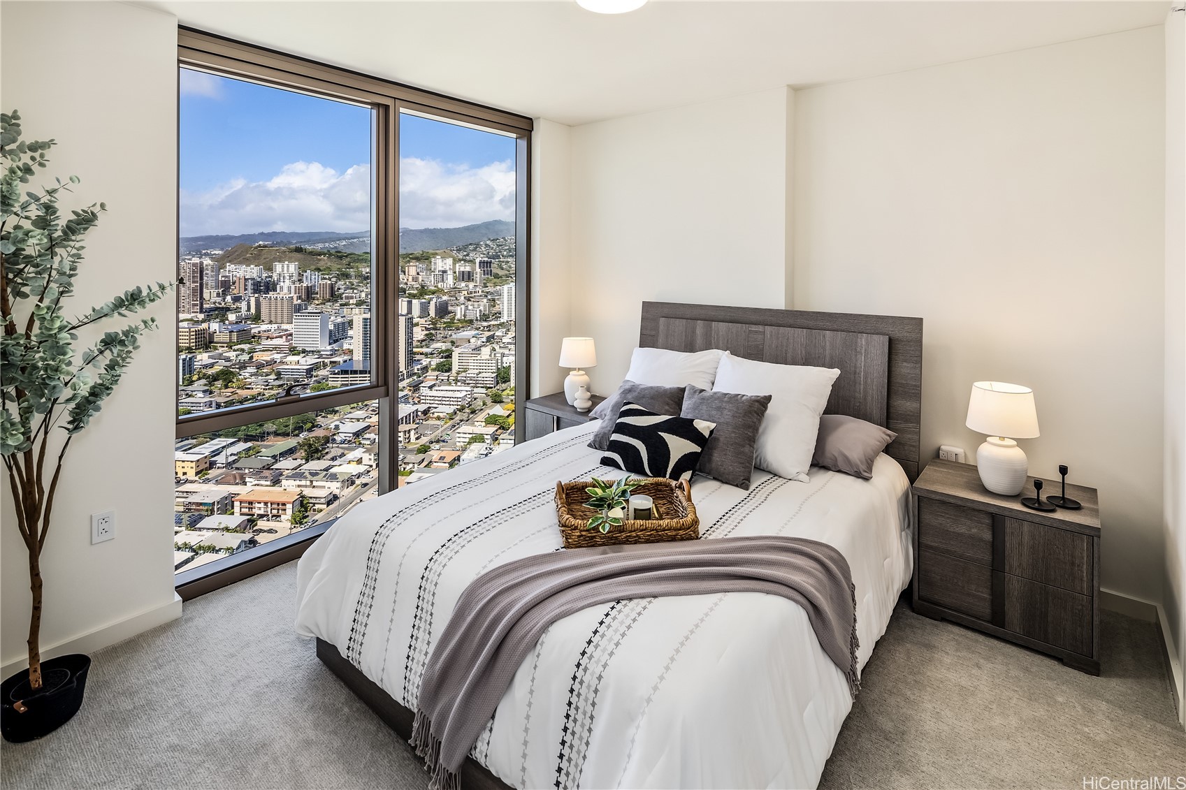 Honolulu, Hawaii, 96814, United States, 2 Bedrooms Bedrooms, ,2 BathroomsBathrooms,Residential,For Sale,1999613