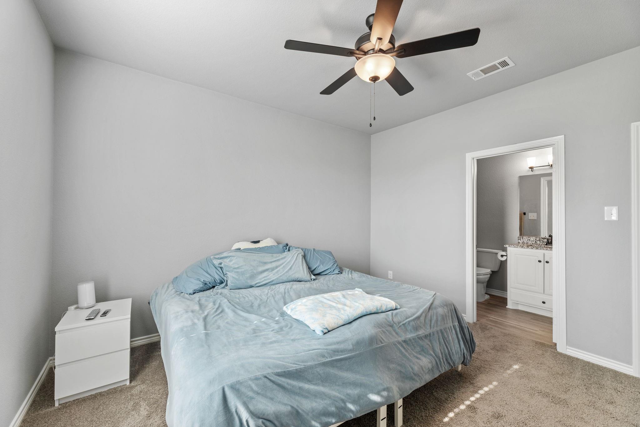 Wills Point, Texas, 75169, United States, 5 Bedrooms Bedrooms, ,5 BathroomsBathrooms,Residential,For Sale,2002529