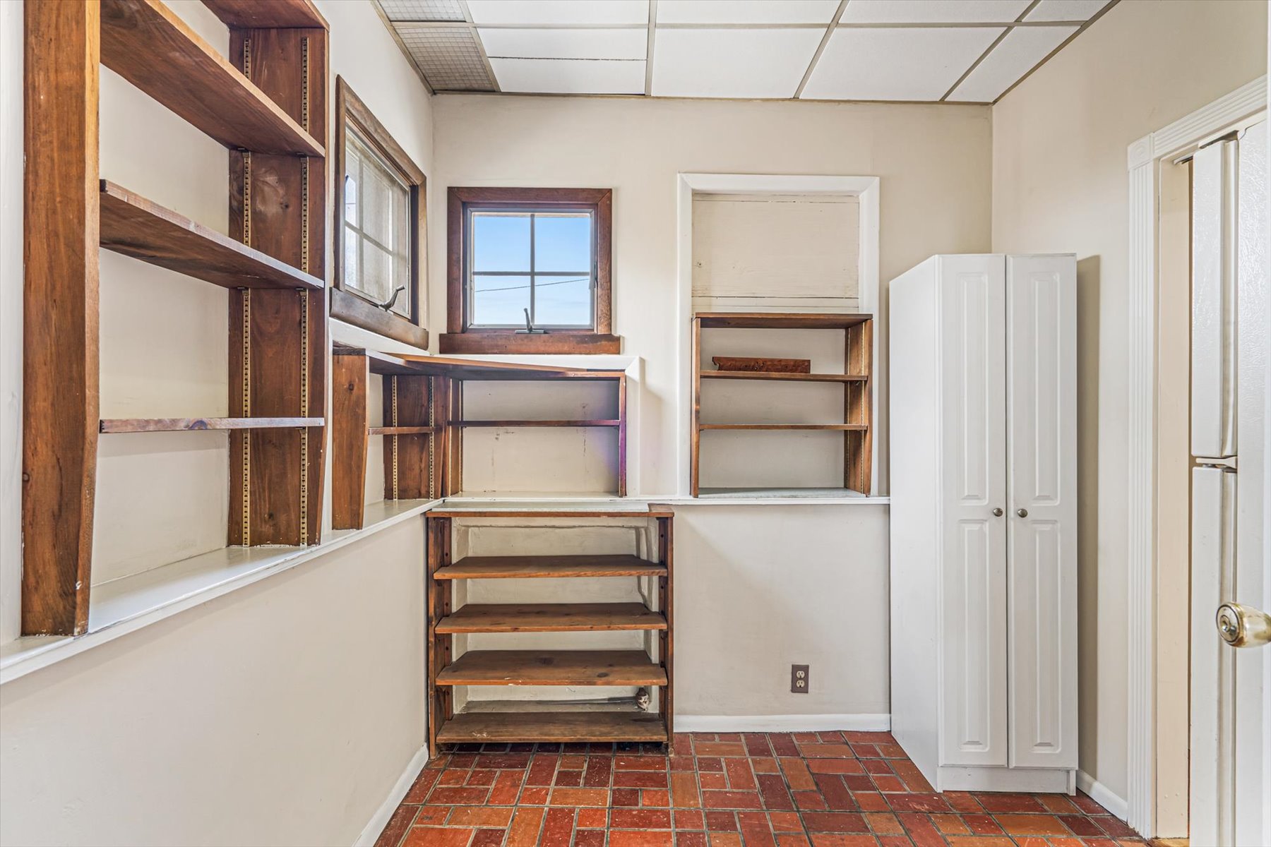  90-43 70th Drive, Forest Hills, NY, 11375 - 物件實景