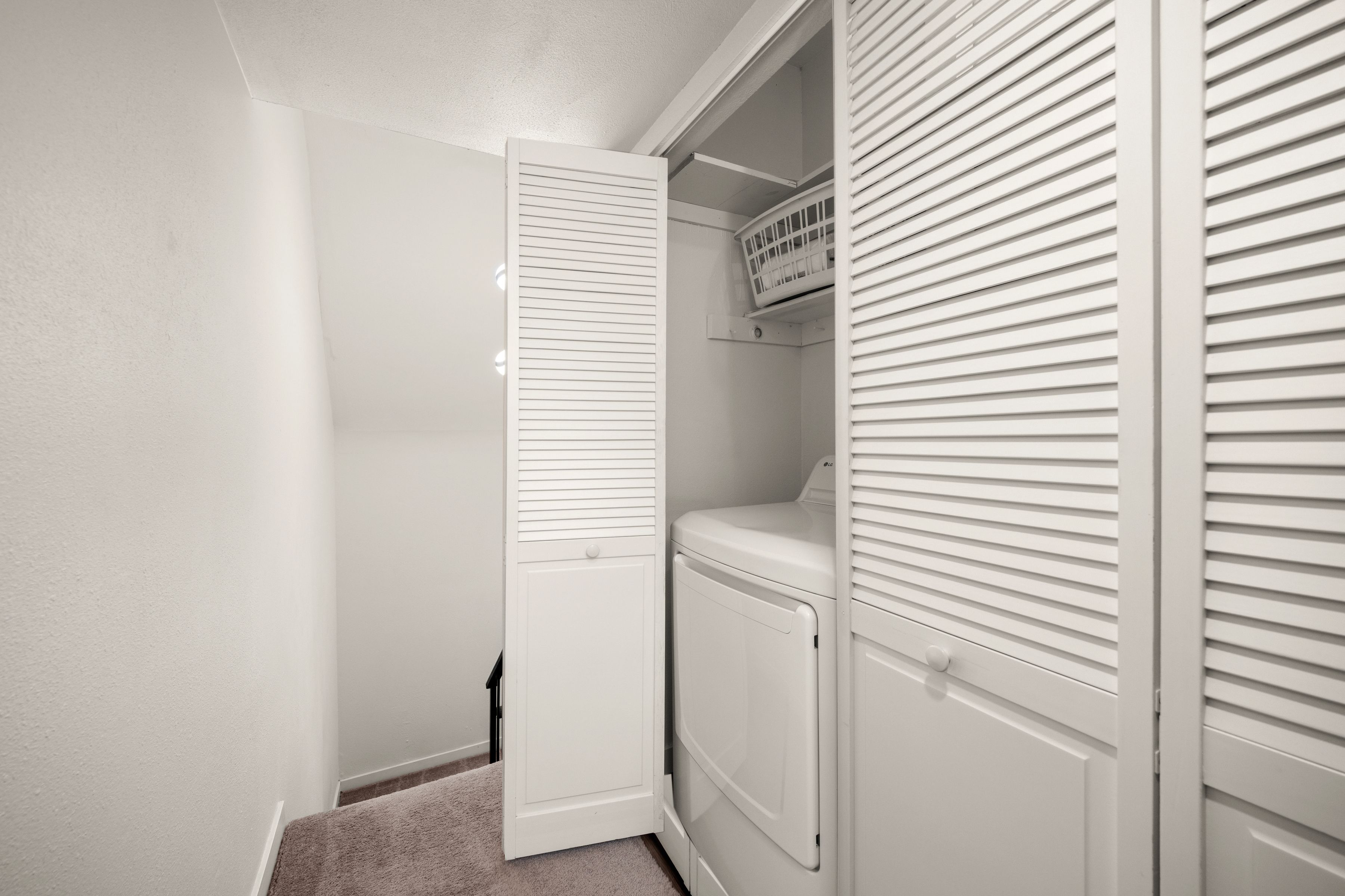  6540 Hayvenhurst Avenue #3 - 物件實景