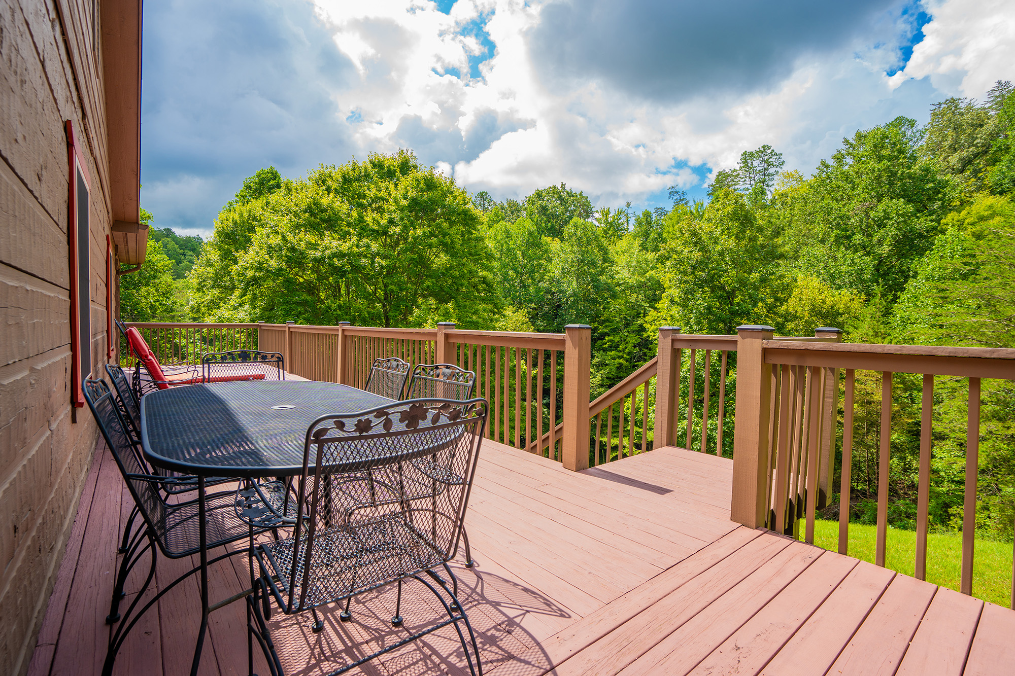 Sevierville, Tennessee, 37862, United States, 3 Bedrooms Bedrooms, ,2 BathroomsBathrooms,Residential,For Sale,1981981