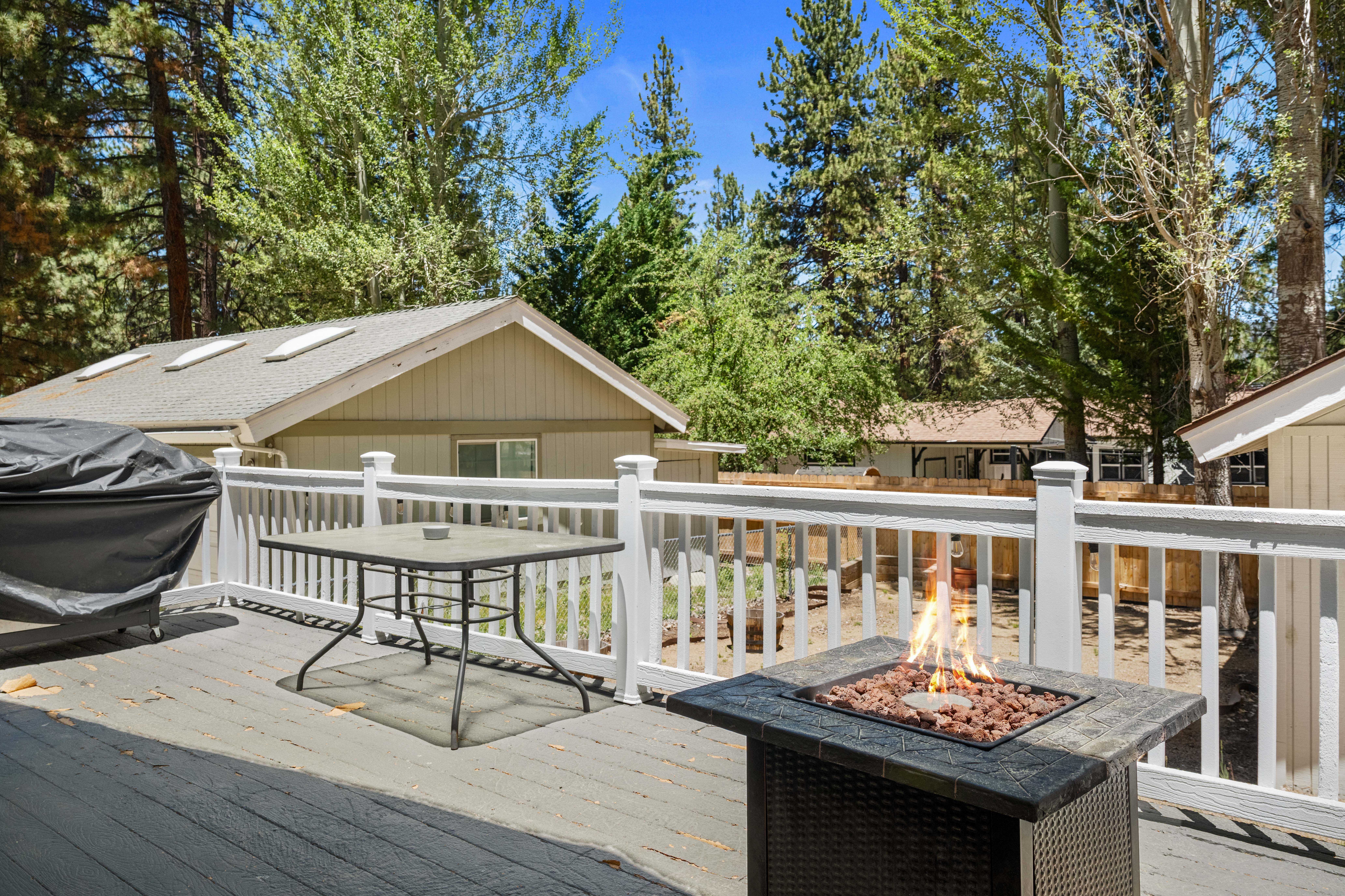  41656 Mcwhinney Lane, Big Bear Lake, CA 92315 - 物件實景