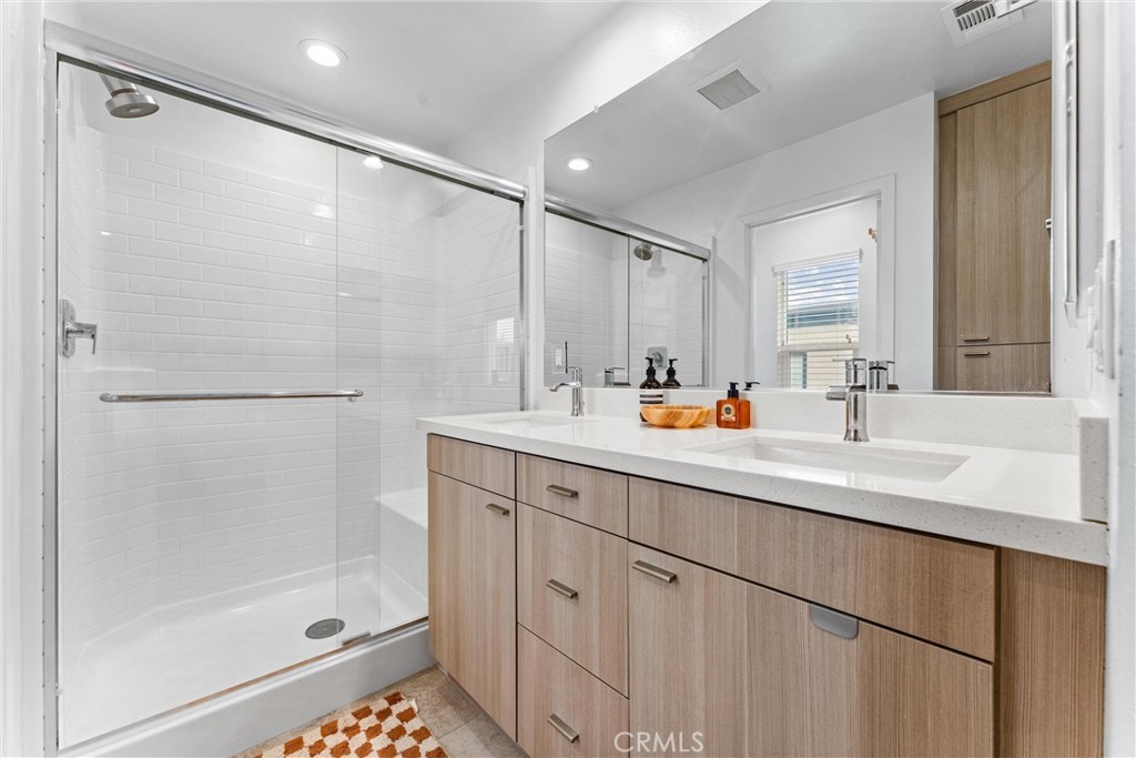 Orange, California, 92865, United States, 2 Bedrooms Bedrooms, ,3 BathroomsBathrooms,Residential,For Sale,1901000