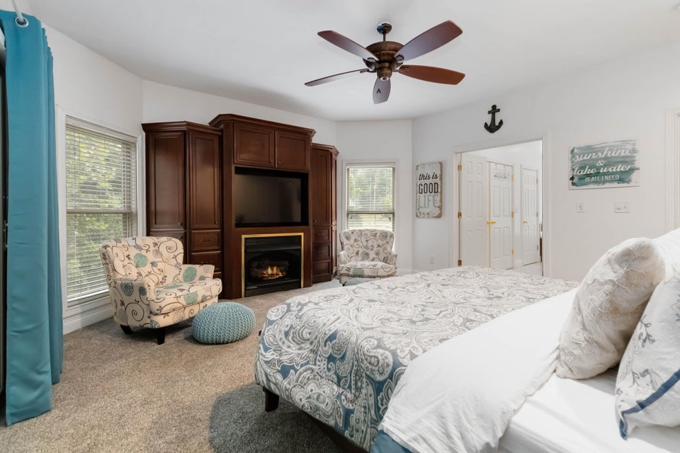 Burnside, Kentucky, 42519, United States, 5 Bedrooms Bedrooms, ,4 BathroomsBathrooms,Residential,For Sale,1978974