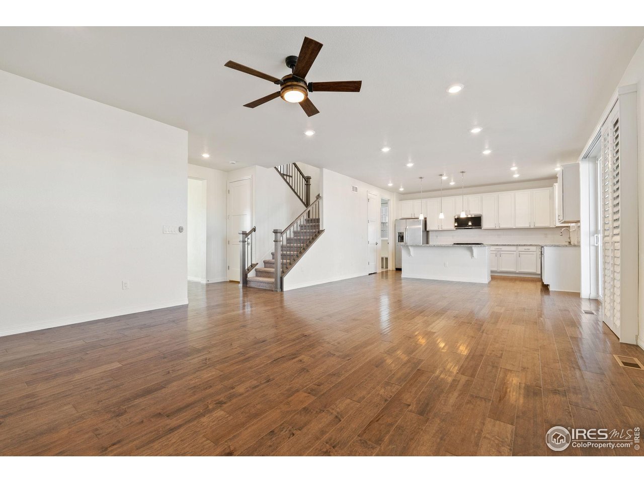 Thornton, Colorado, 80602, United States, 4 Bedrooms Bedrooms, ,4 BathroomsBathrooms,Residential,For Sale,1988981