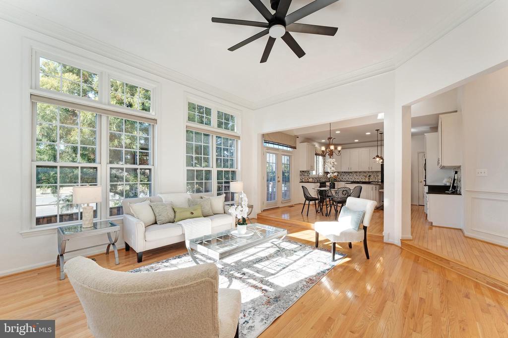 Lorton, Virginia, 22079, United States, 5 Bedrooms Bedrooms, ,4 BathroomsBathrooms,Residential,For Sale,2001485