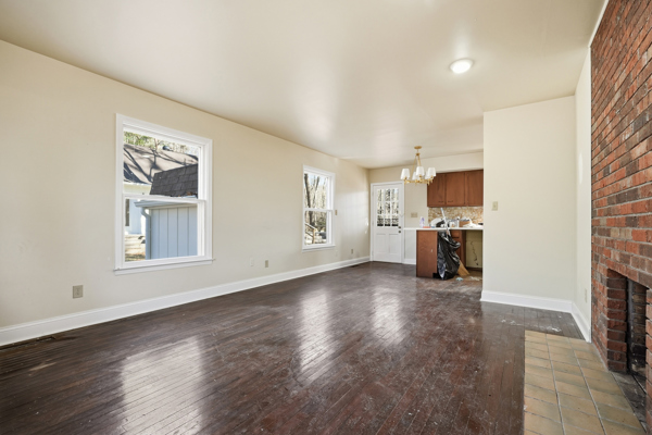 Middlesboro, Kentucky, 40965, United States, 3 Bedrooms Bedrooms, ,2 BathroomsBathrooms,Residential,For Sale,2012565