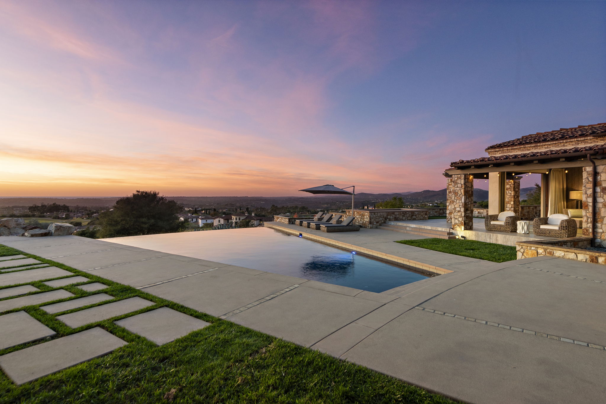  8114 Sendero de la Pradera, San Diego, CA 92127 - 物件實景