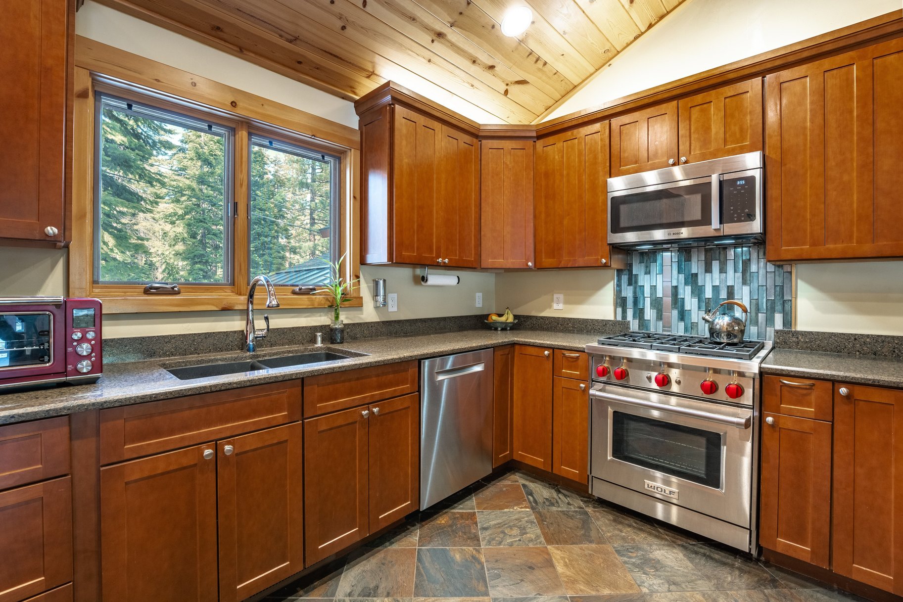  Stylish and Immaculate 4 Bedroom Retreat in Carnelian Bay - 物件實景