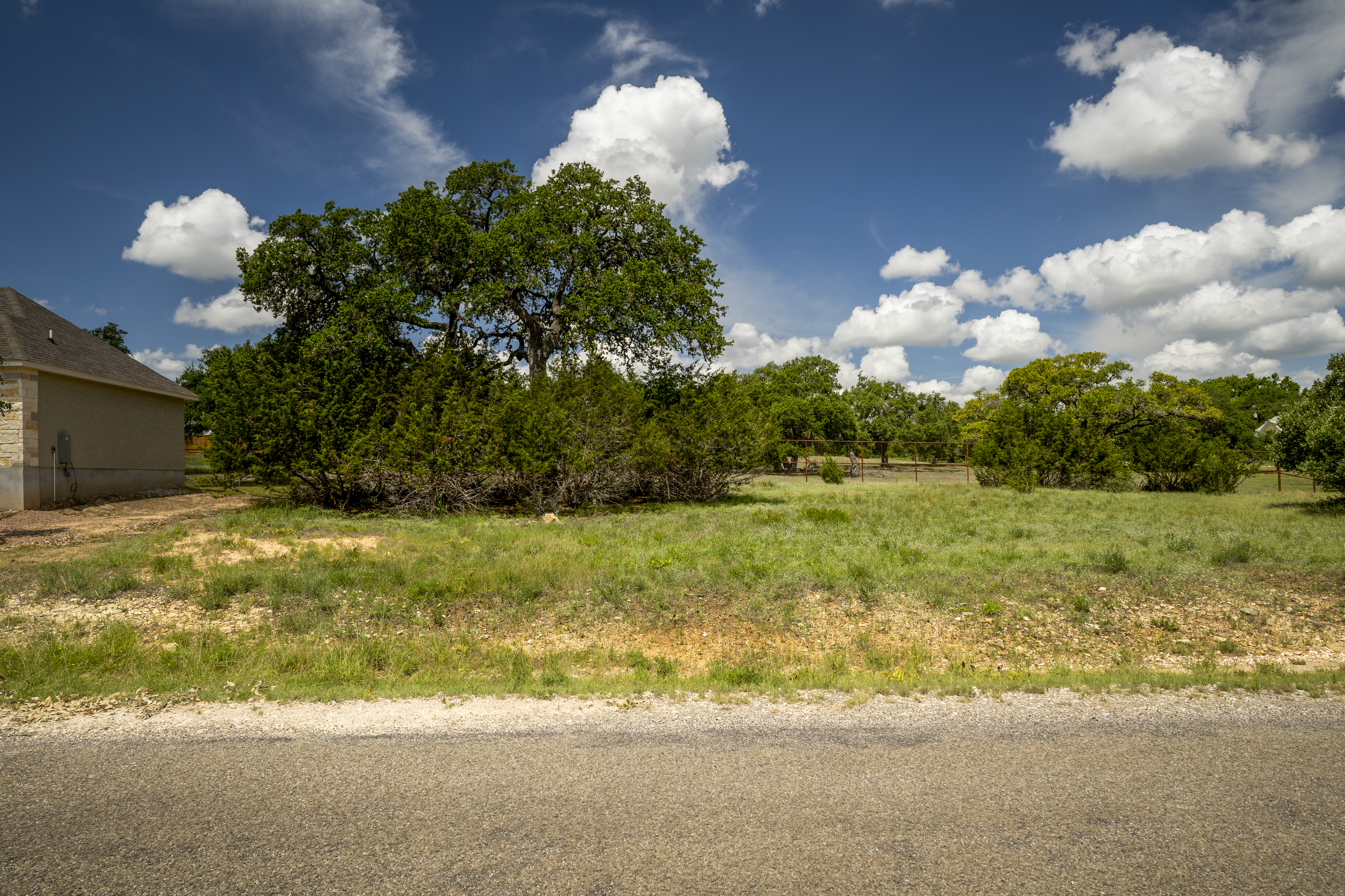  126 Frank Jones, Blanco, TX 78606 - 物件實景
