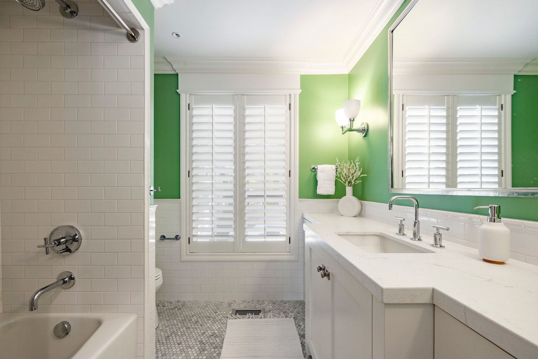  BEAUTIFULLY UPDATED FEDERAL HEIGHTS TWO STORY HOME - 物件實景