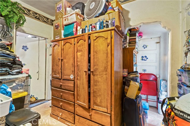 Los Angeles, California, 90022, United States, 5 Bedrooms Bedrooms, ,Residential,For Sale,1979575