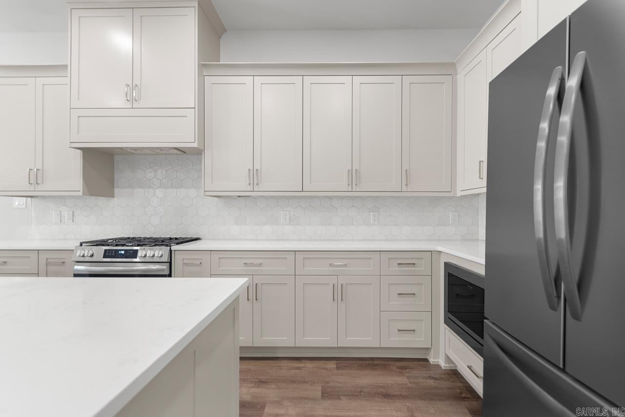 Benton, Arkansas, 72019, United States, 5 Bedrooms Bedrooms, ,4 BathroomsBathrooms,Residential,For Sale,2005368