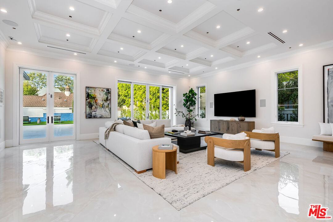 Beverly Hills, California, 90210, United States, 6 Bedrooms Bedrooms, ,12 BathroomsBathrooms,Residential,For Sale,1865227