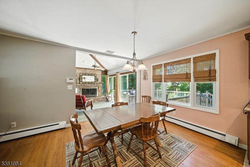 Parsippany-Troy Hills Twp., New Jersey, 07005, United States, 3 Bedrooms Bedrooms, ,2 BathroomsBathrooms,Residential,For Sale,1934343