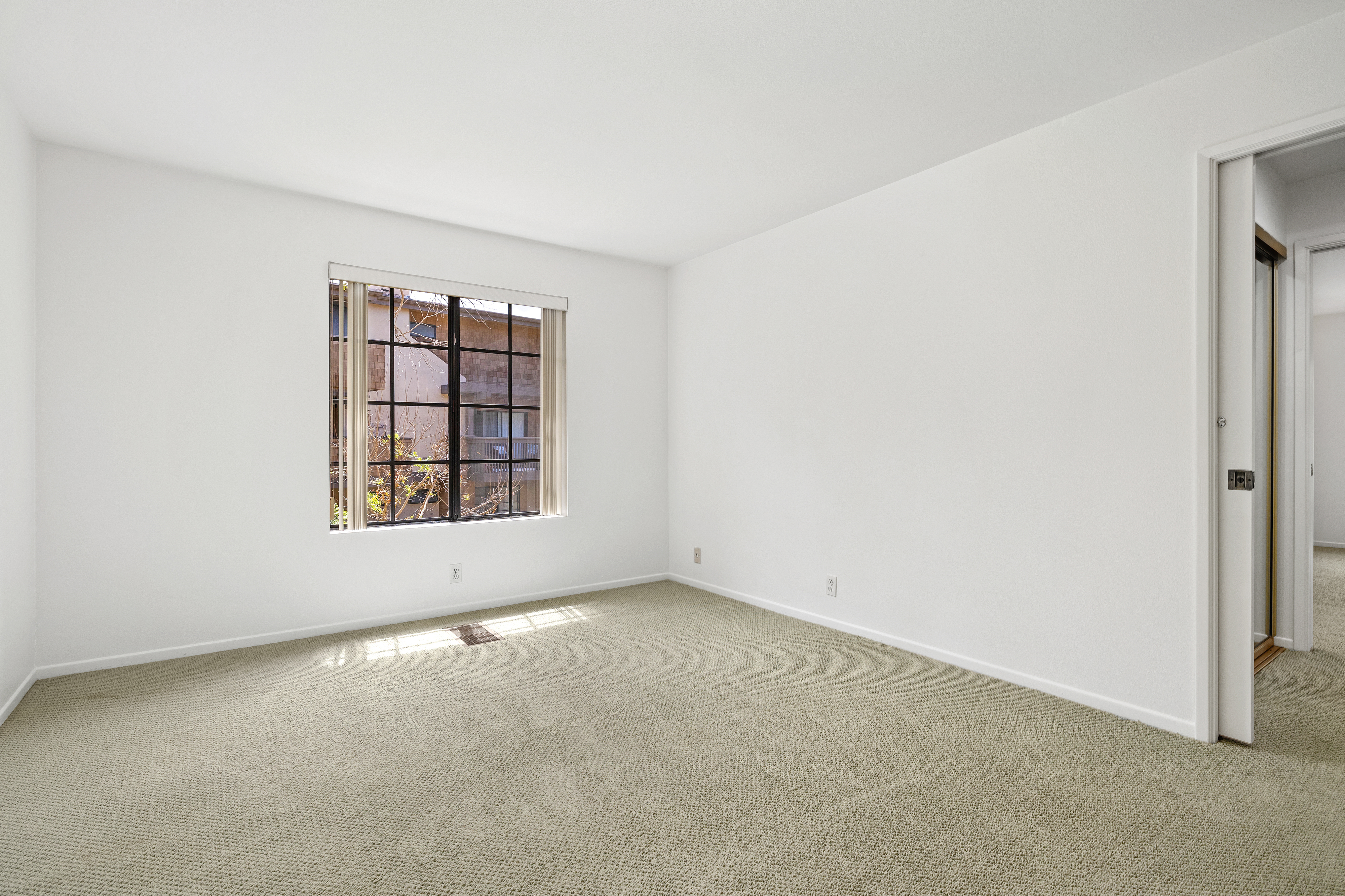  8870 Villa La Jolla Drive, San Diego, CA 92037 - 物件實景