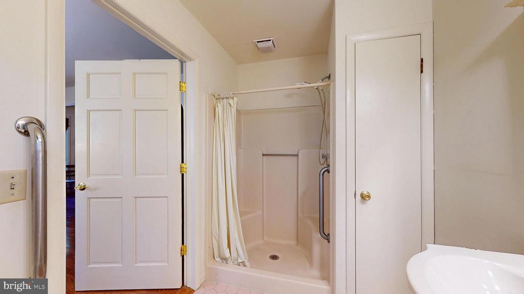 Medford, New Jersey, 08055, United States, 4 Bedrooms Bedrooms, ,4 BathroomsBathrooms,Residential,For Sale,1982582