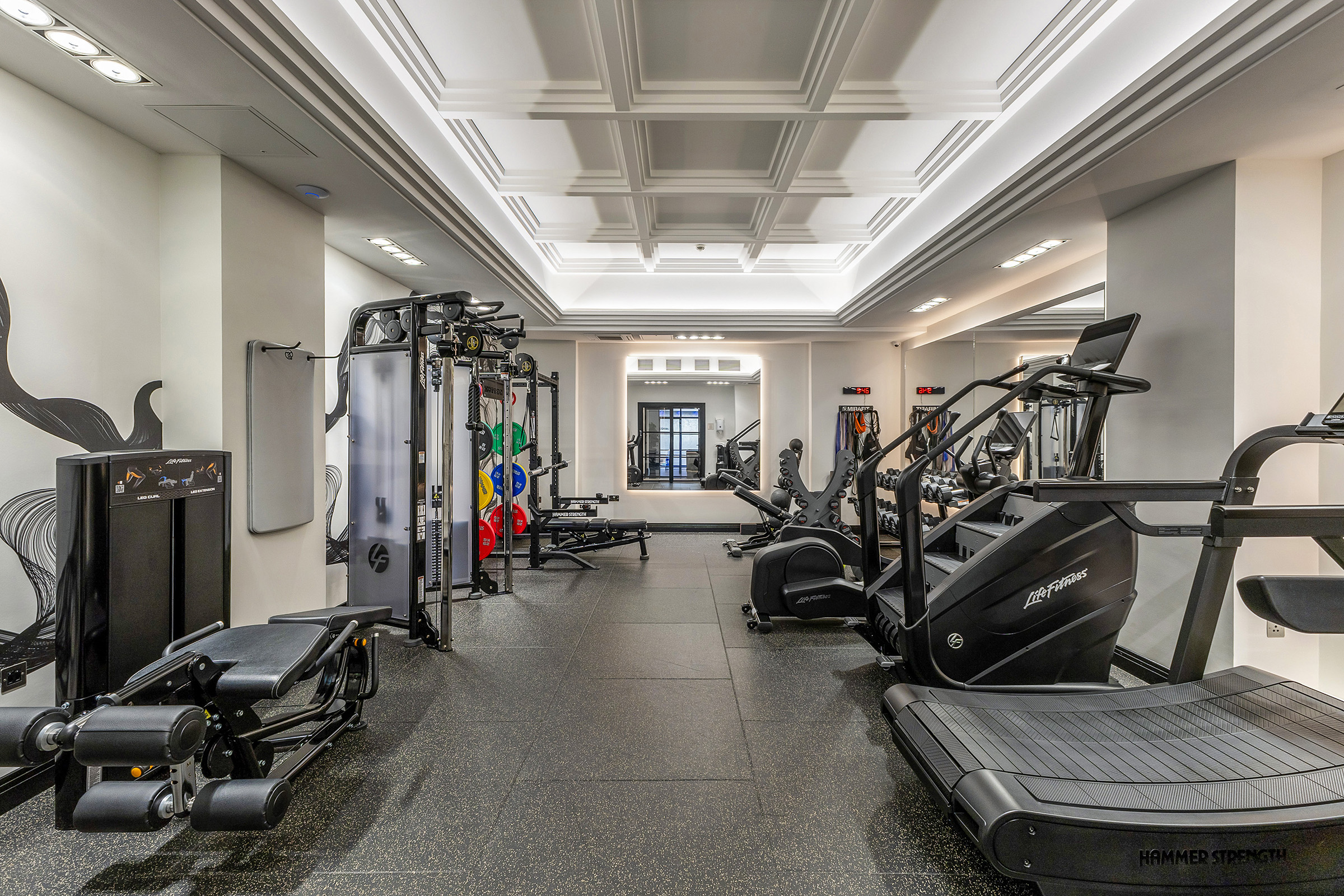  Penthouse residence with extensive terraces in a landmark gated estate - 物件實景