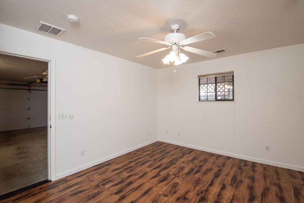 Oakdale, California, 95361, United States, 2 Bedrooms Bedrooms, ,3 BathroomsBathrooms,Residential,For Sale,1978297