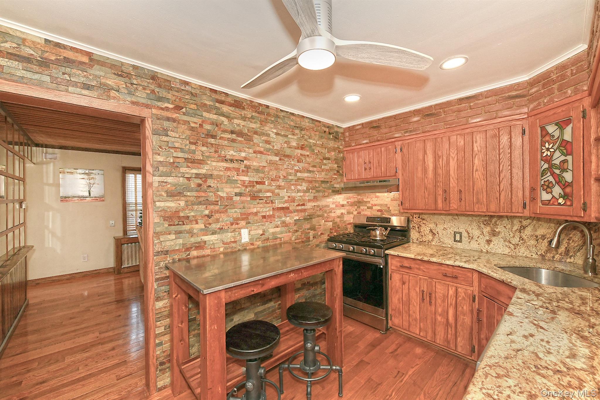 Freeport, New York, 11520, United States, 3 Bedrooms Bedrooms, ,2 BathroomsBathrooms,Residential,For Sale,2003300