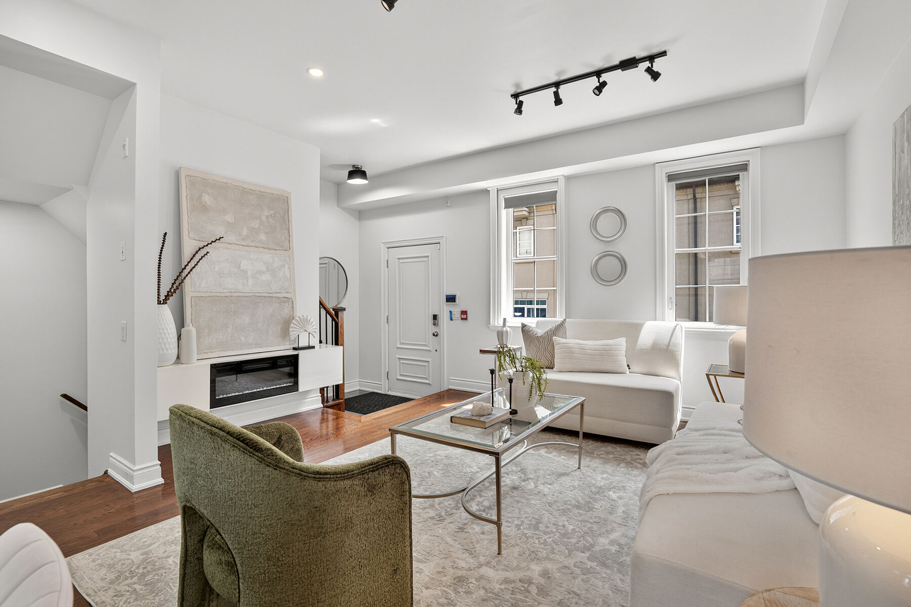 Rare Forest Hill Townhome - 物件實景