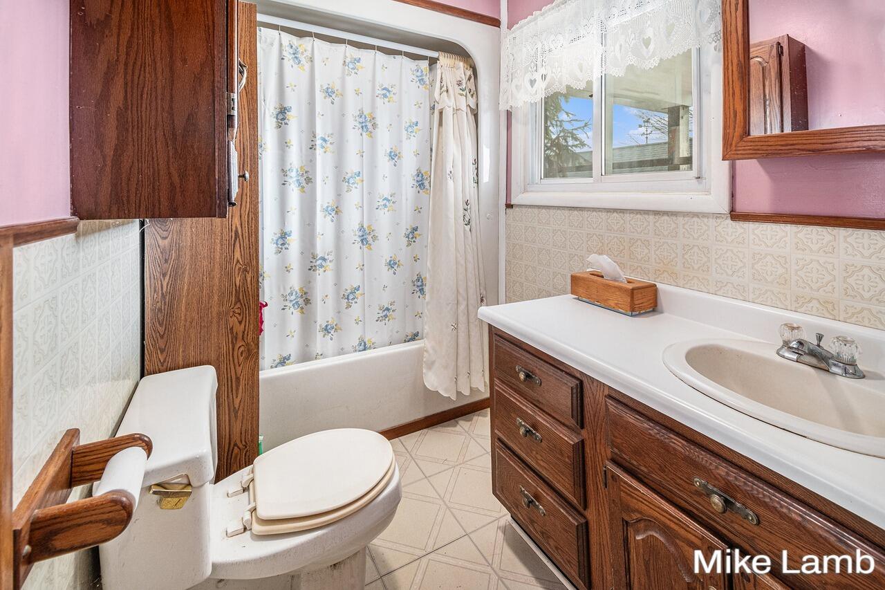 Kent City, Michigan, 49330, United States, 4 Bedrooms Bedrooms, ,1 BathroomBathrooms,Residential,For Sale,1793109