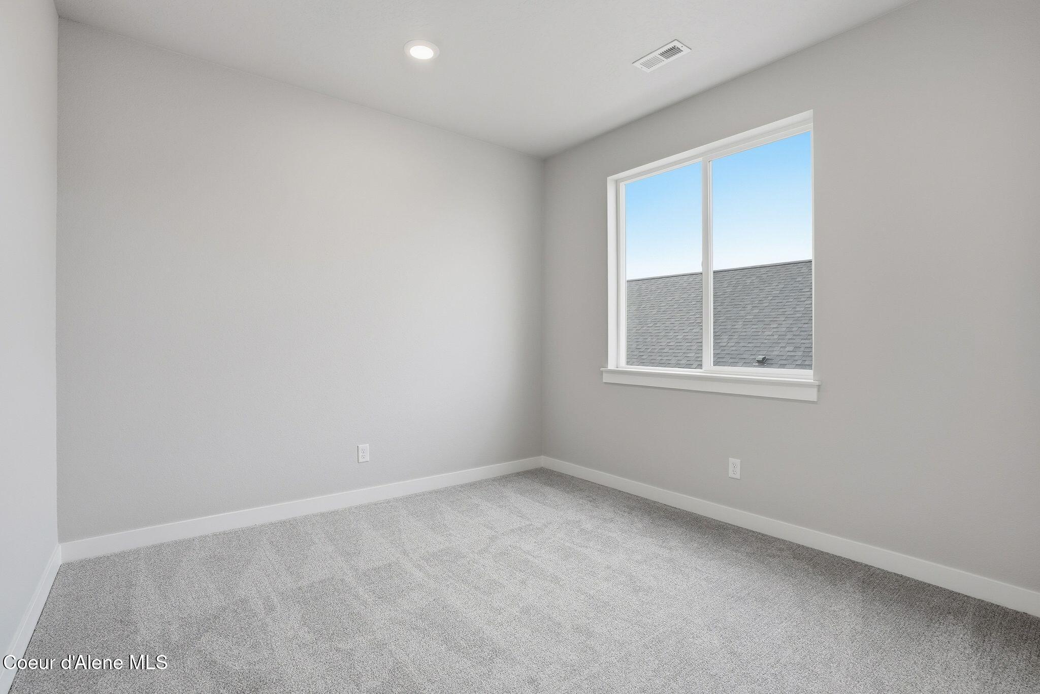 Coeur d'Alene, Idaho, 83815, United States, 4 Bedrooms Bedrooms, ,3 BathroomsBathrooms,Residential,For Sale,2015993