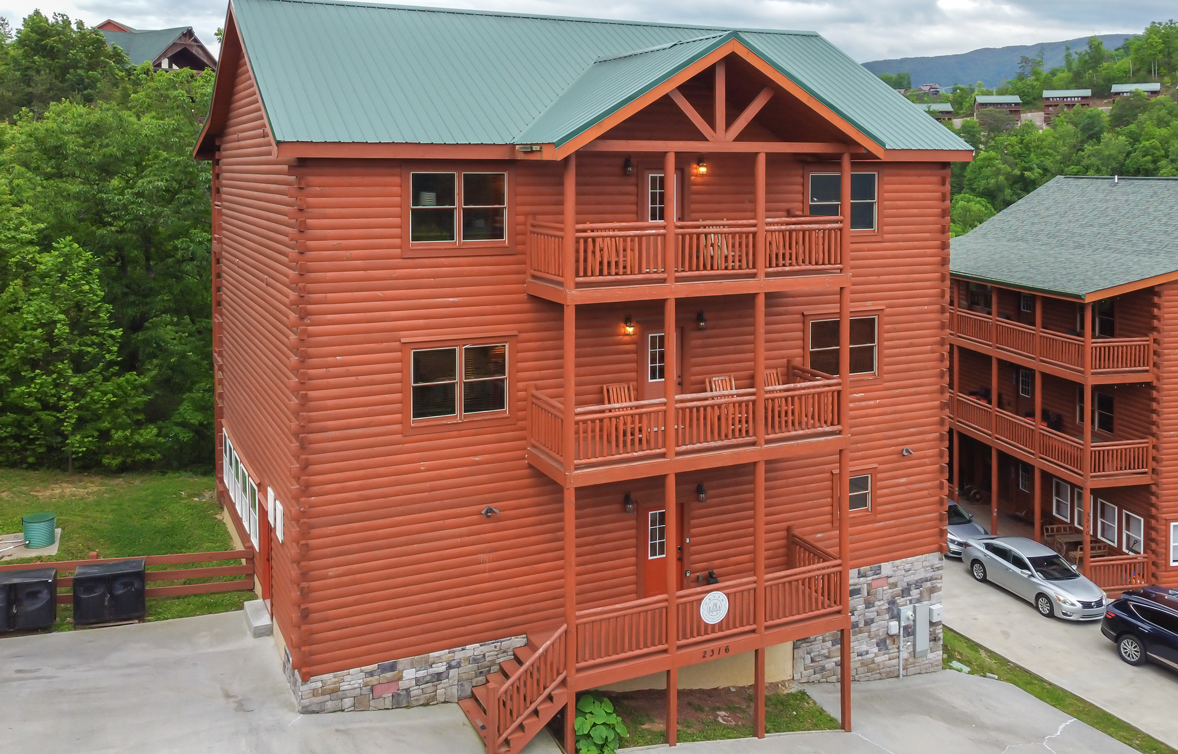 Sevierville, Tennessee, 37862, United States, 6 Bedrooms Bedrooms, ,7 BathroomsBathrooms,Residential,For Sale,1798299