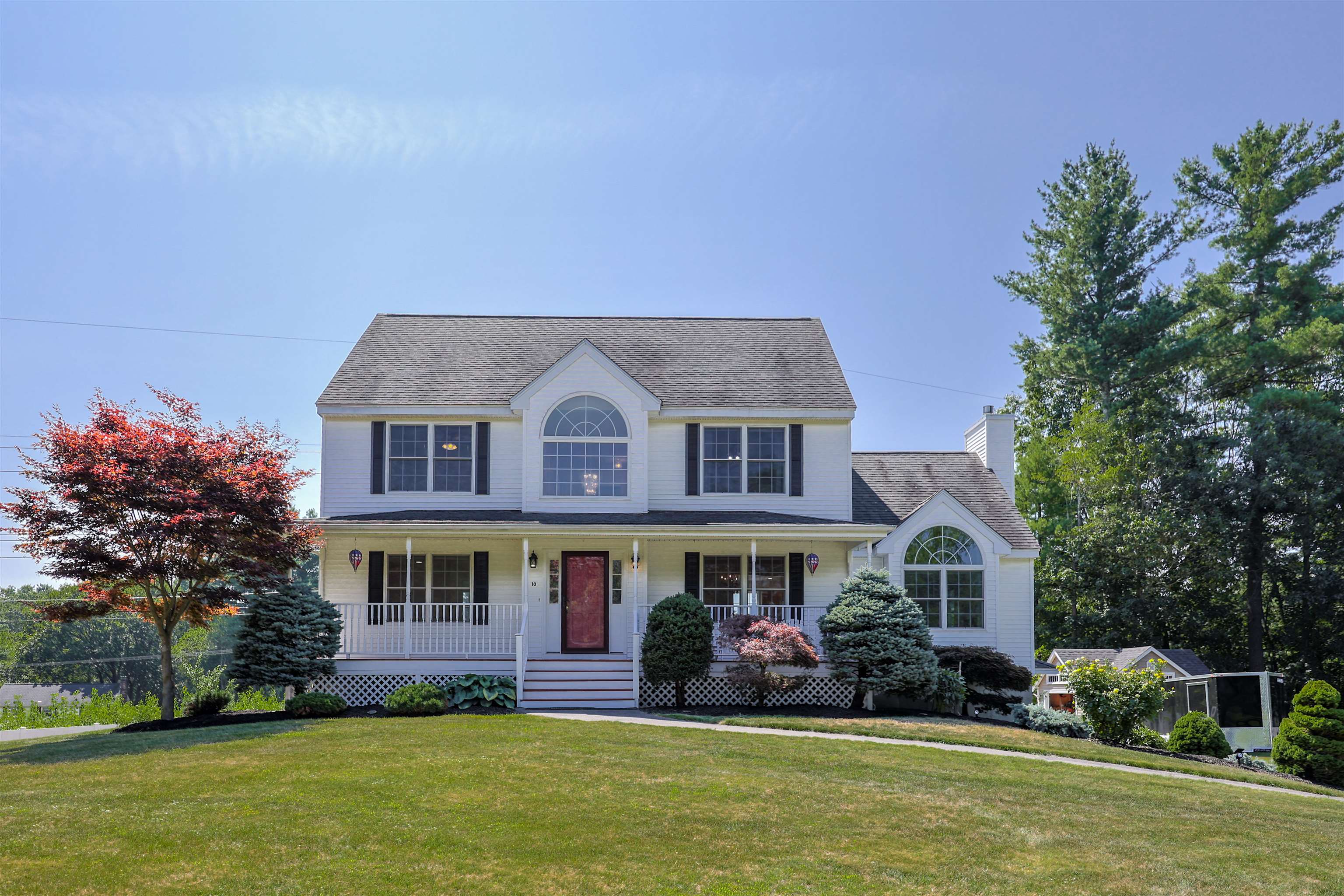 Derry, New Hampshire, 03038, United States, 3 Bedrooms Bedrooms, ,2 BathroomsBathrooms,Residential,For Sale,1926194