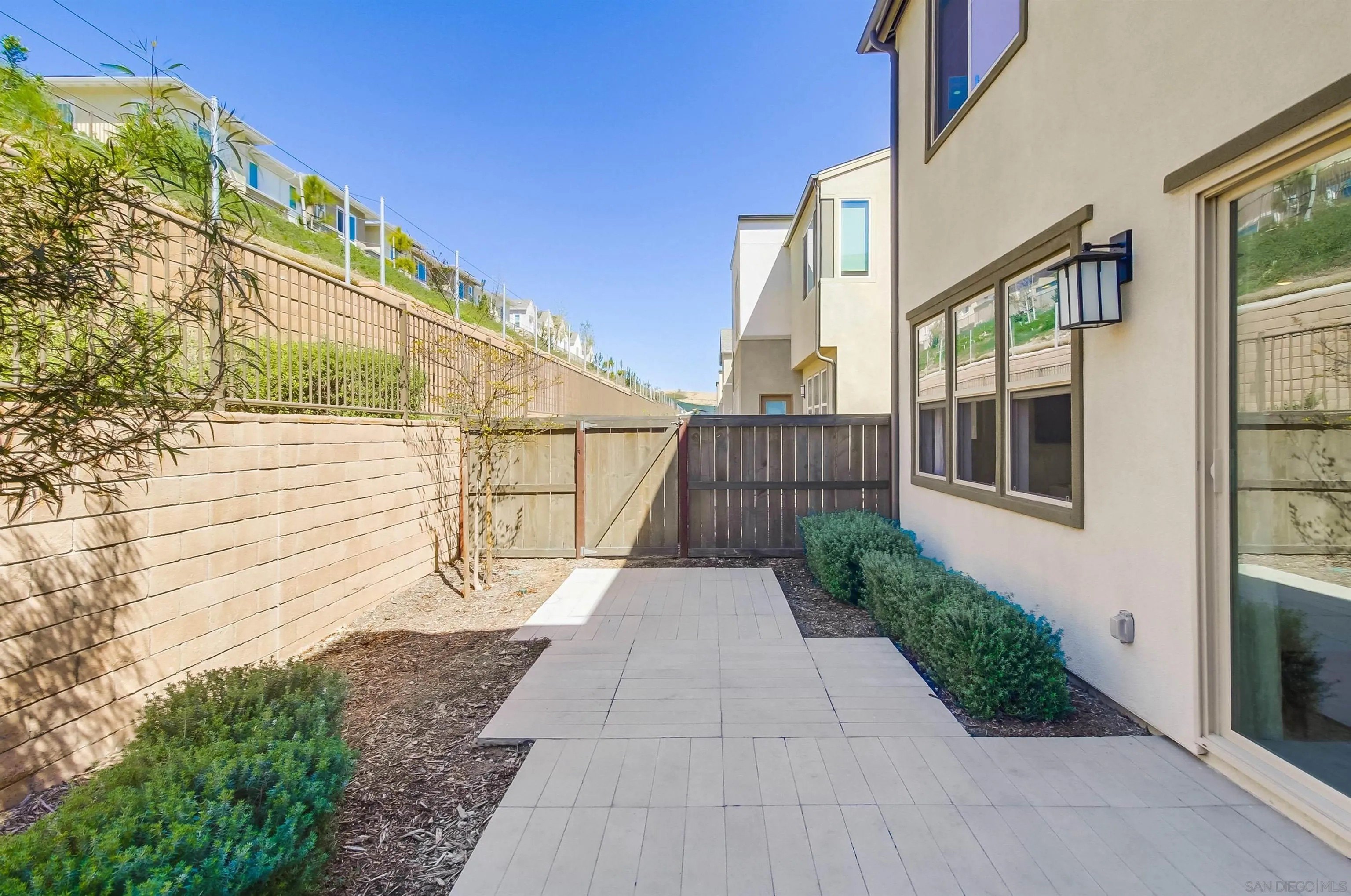 Chula Vista, California, 91913, United States, 4 Bedrooms Bedrooms, ,3 BathroomsBathrooms,Residential,For Sale,1949636