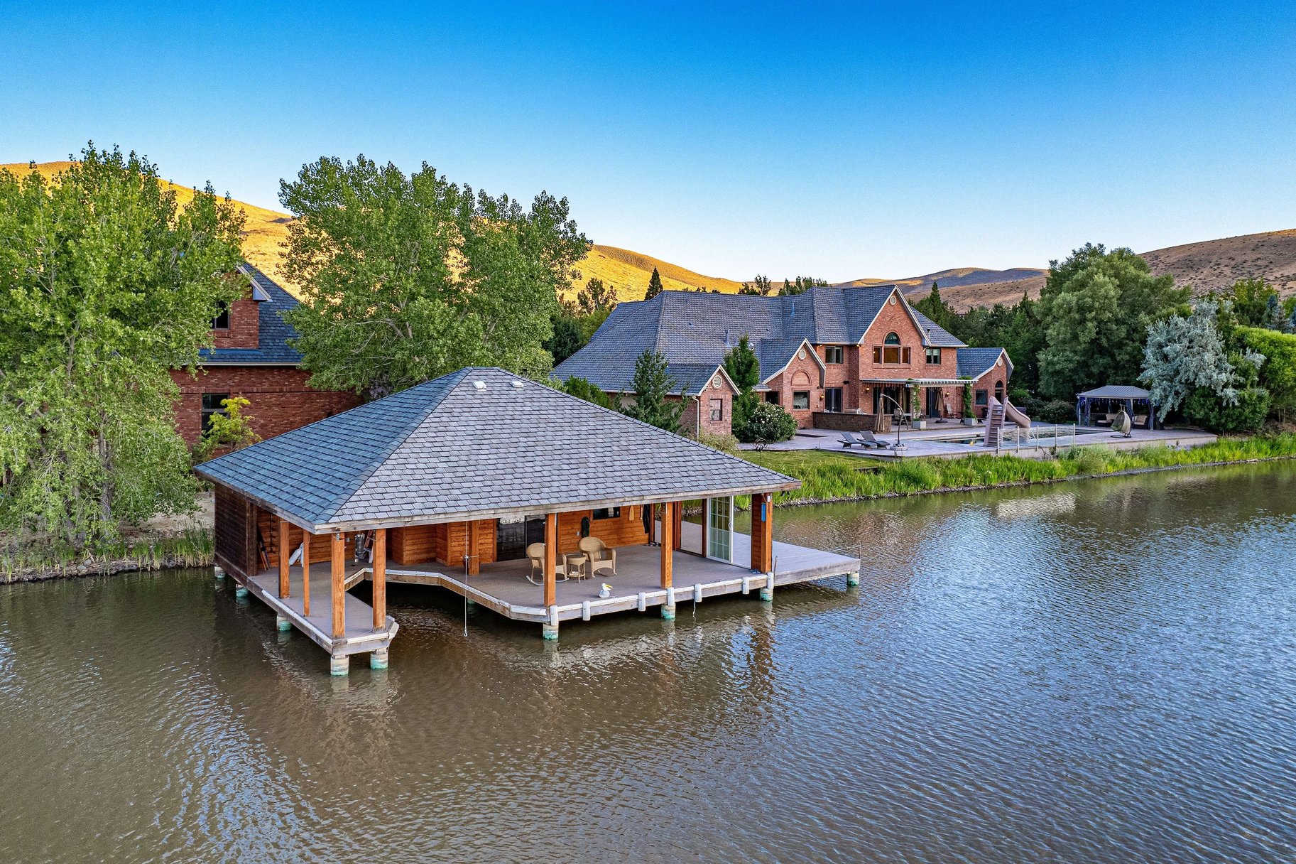  A Rare Lakefront Estate in the Heart of Reno no in One of Northern Nevada