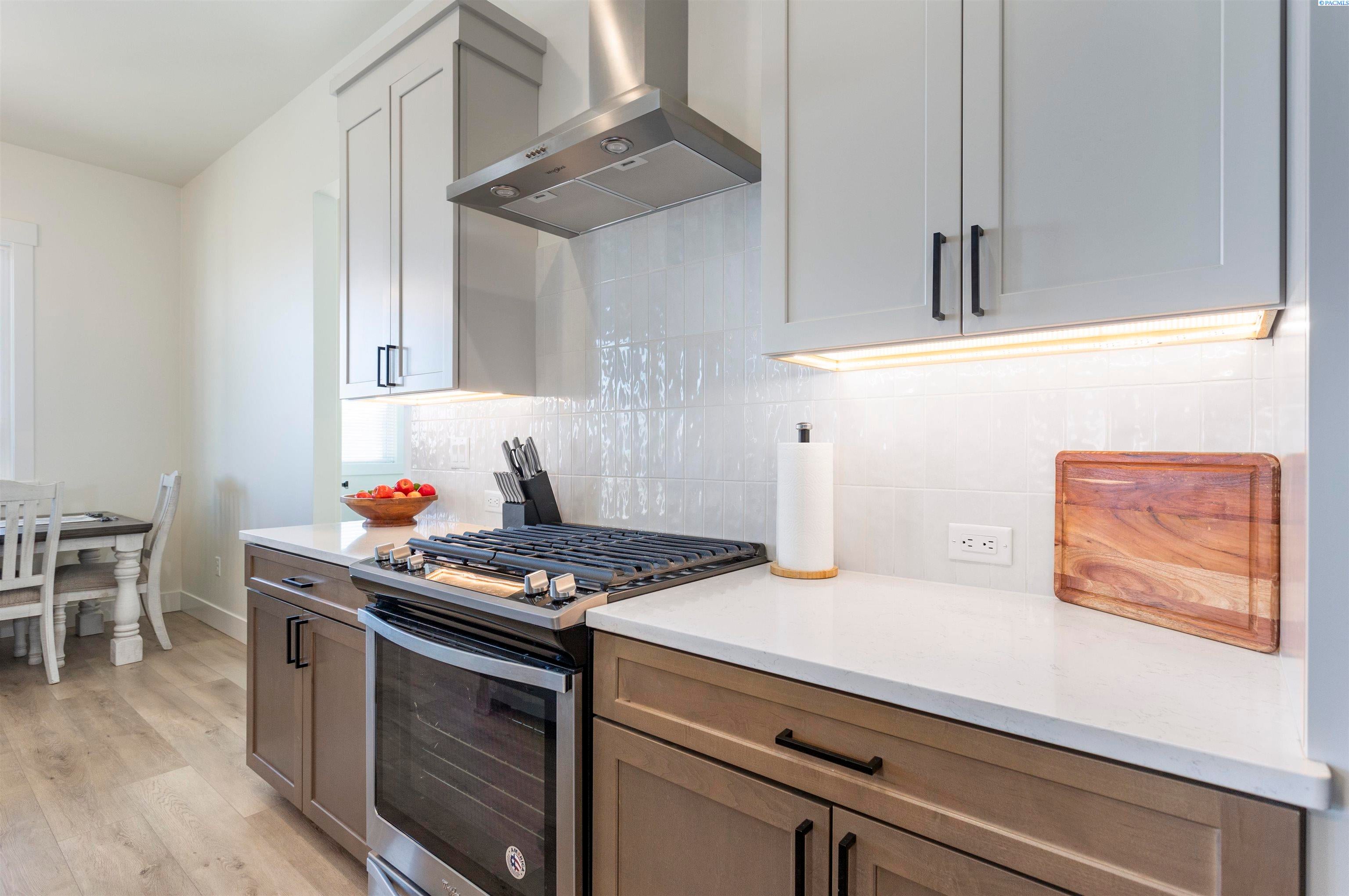 Kennewick, Washington, 99338, United States, 4 Bedrooms Bedrooms, ,3 BathroomsBathrooms,Residential,For Sale,2010743