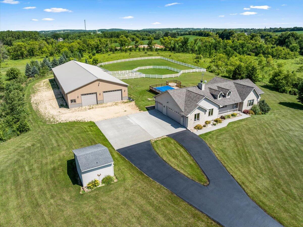 Hubbard, Wisconsin, 53035, United States, 4 Bedrooms Bedrooms, ,4 BathroomsBathrooms,Residential,For Sale,1885428