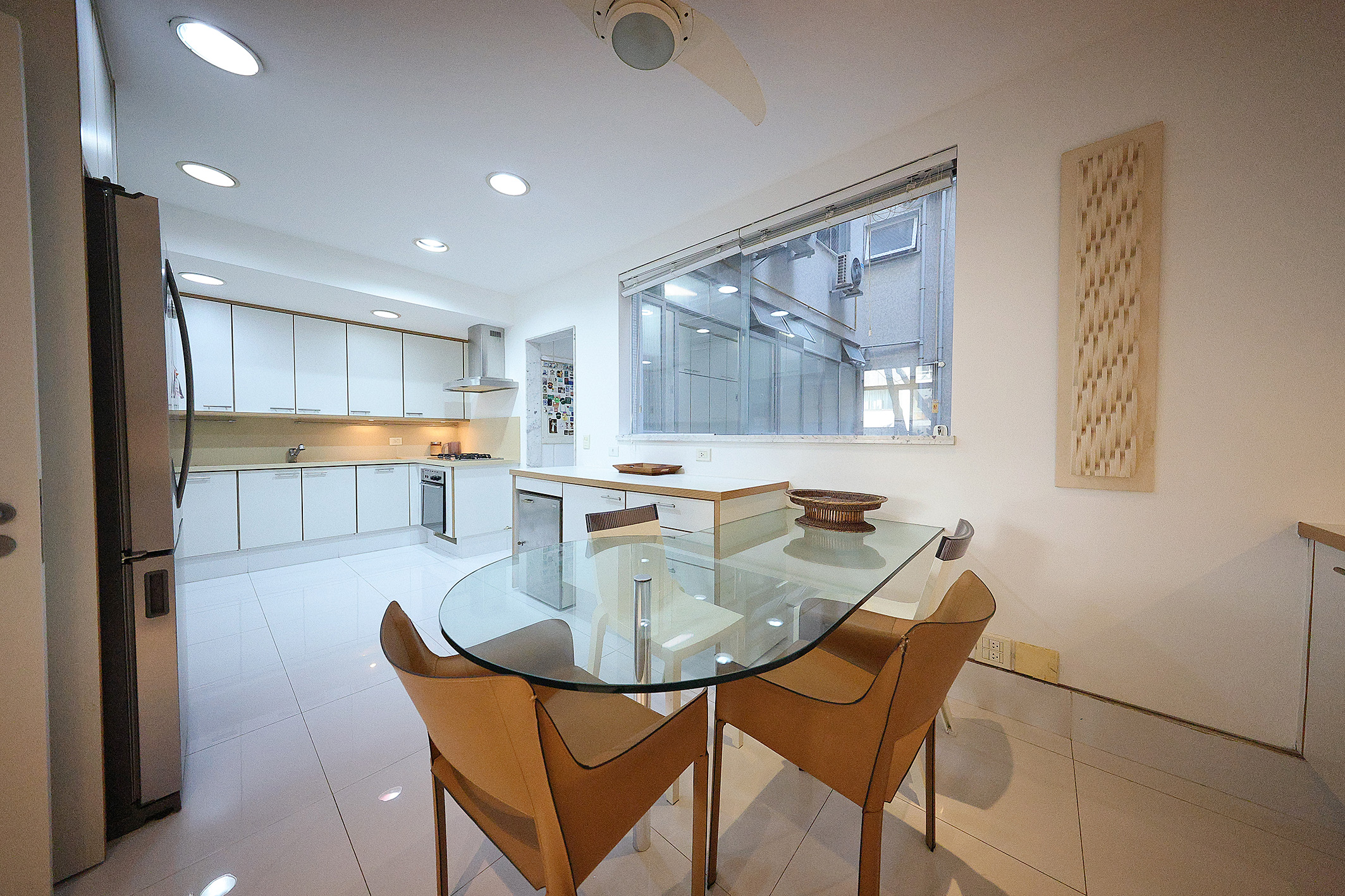  Circular floor plan apartment one block from the beach - 物件實景