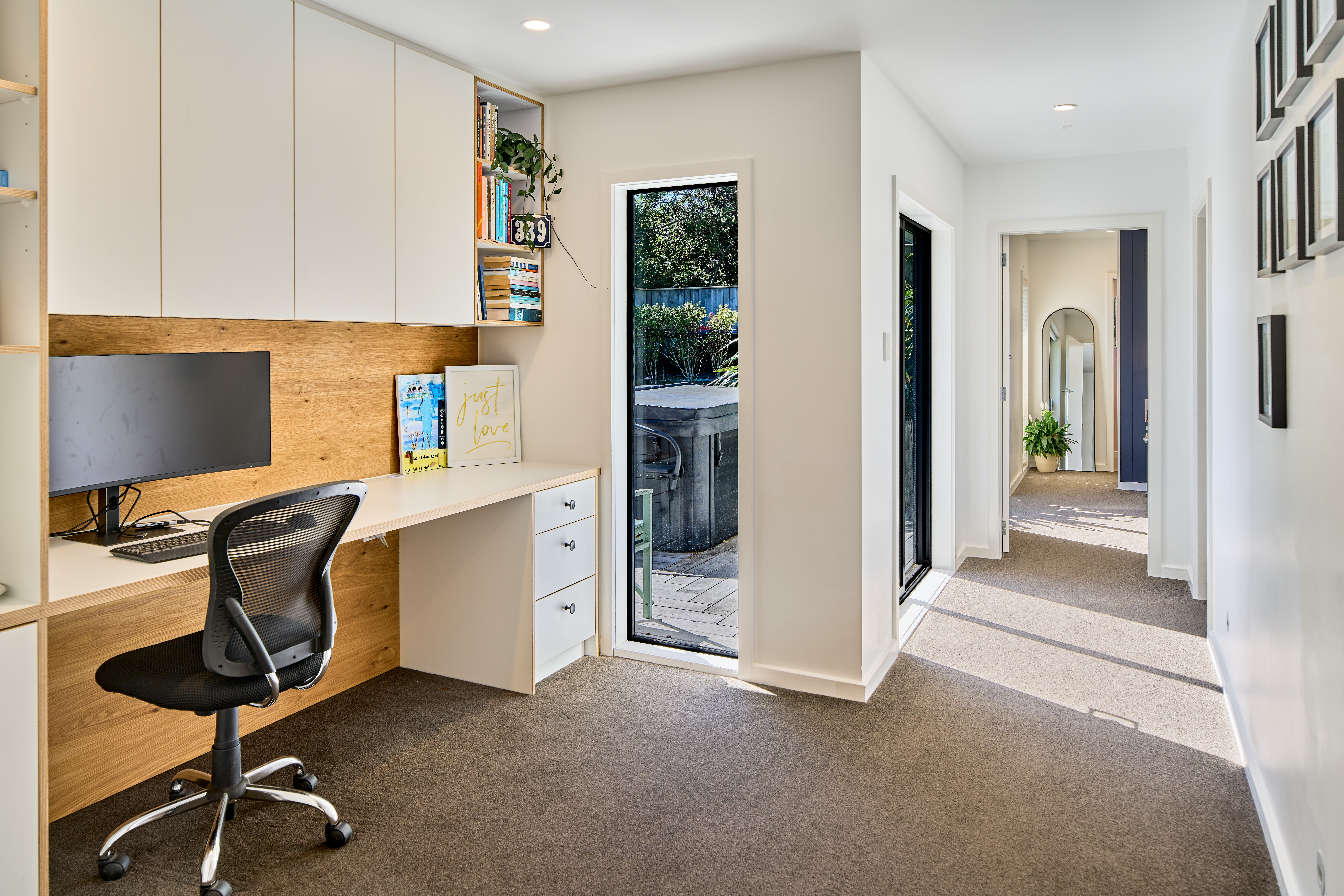  8 Beazley Avenue, Paparangi, Wellington, 6037 - 物件實景