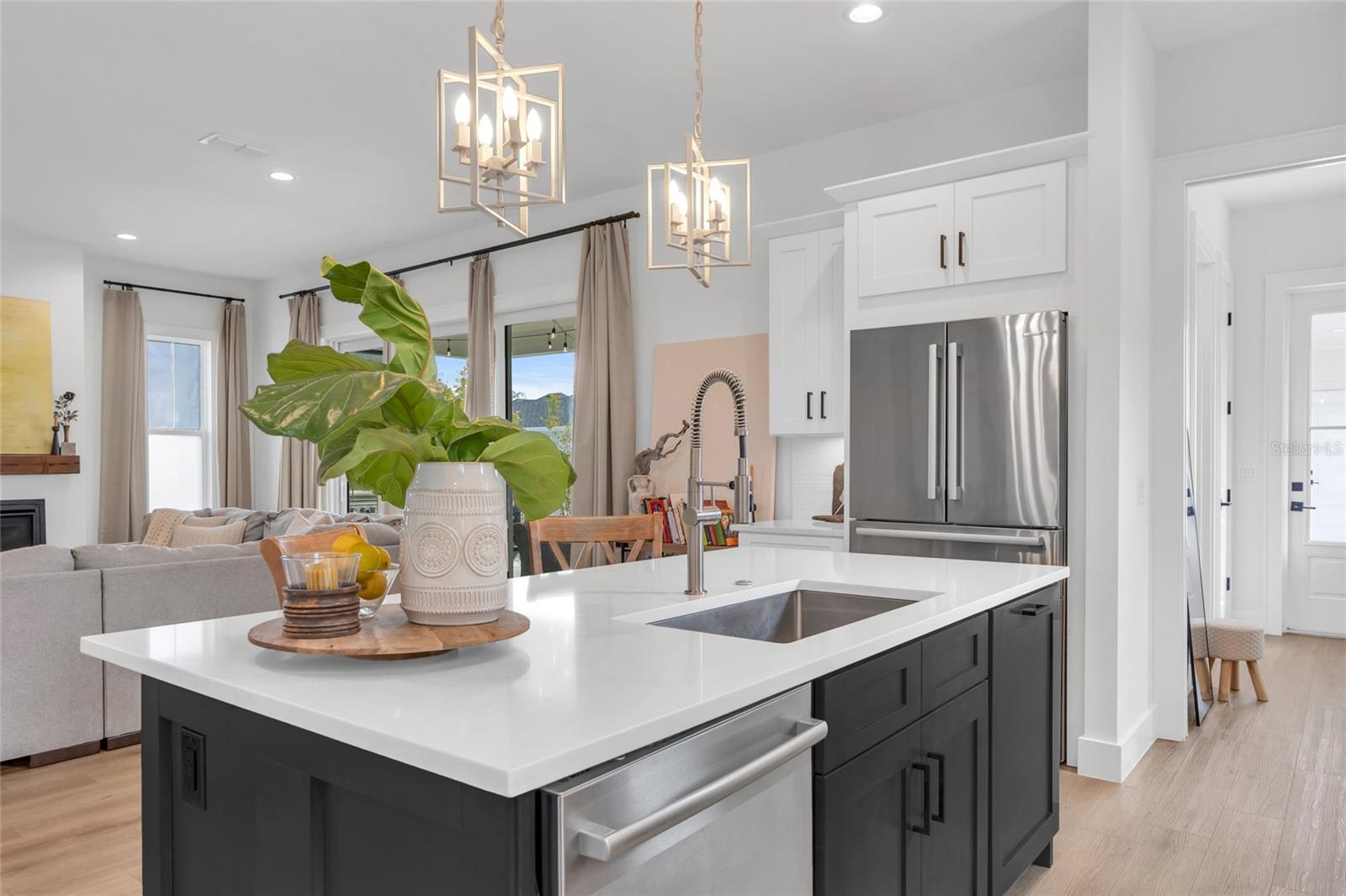 WINTER GARDEN, Florida, 34787, United States, 4 Bedrooms Bedrooms, ,4 BathroomsBathrooms,Residential,For Sale,2014519