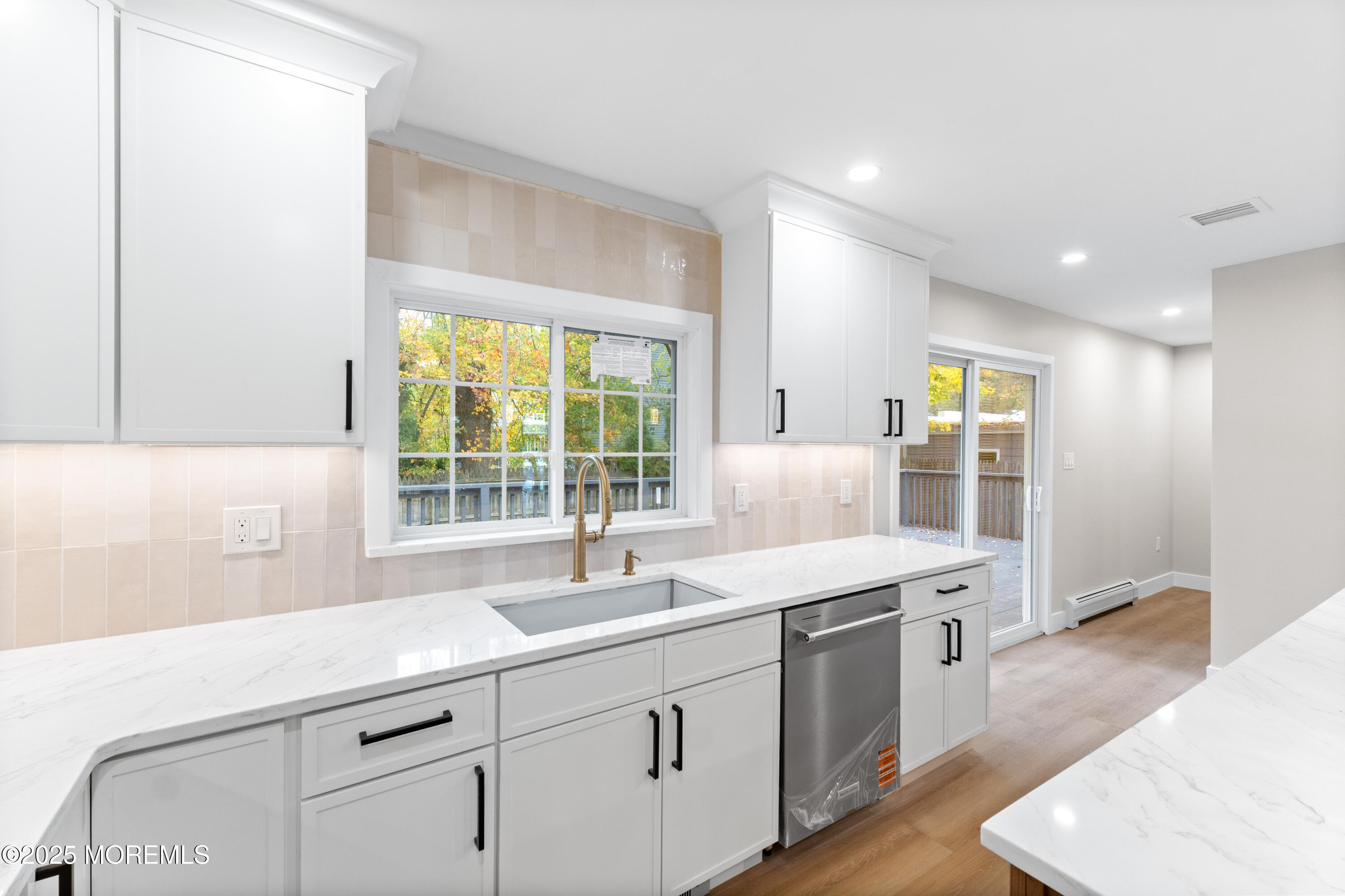 Middletown, New Jersey, 07748, United States, 3 Bedrooms Bedrooms, ,3 BathroomsBathrooms,Residential,For Sale,1987371